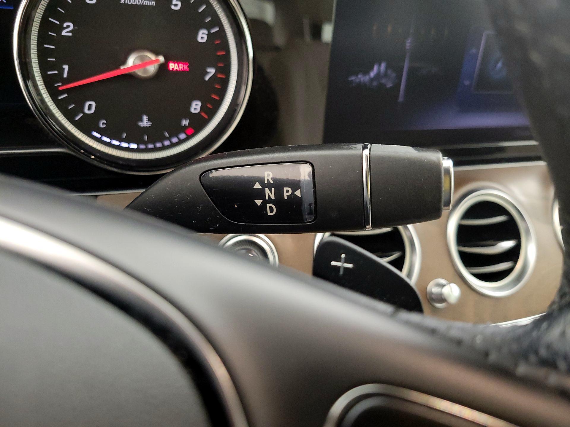 Thumbnail: 2018 Mercedes-Benz E-Class - 16