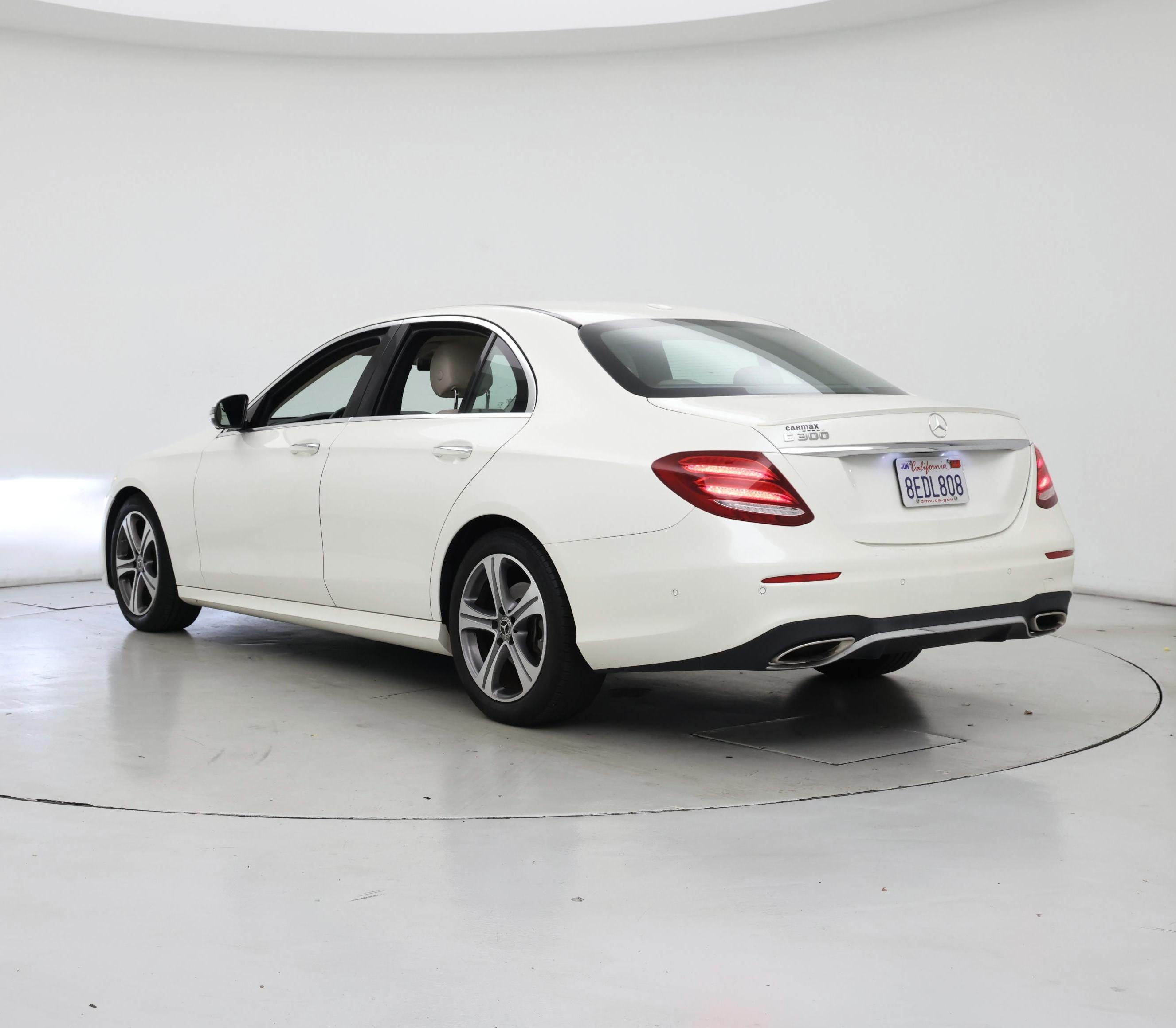 Thumbnail: 2018 Mercedes-Benz E-Class - 2