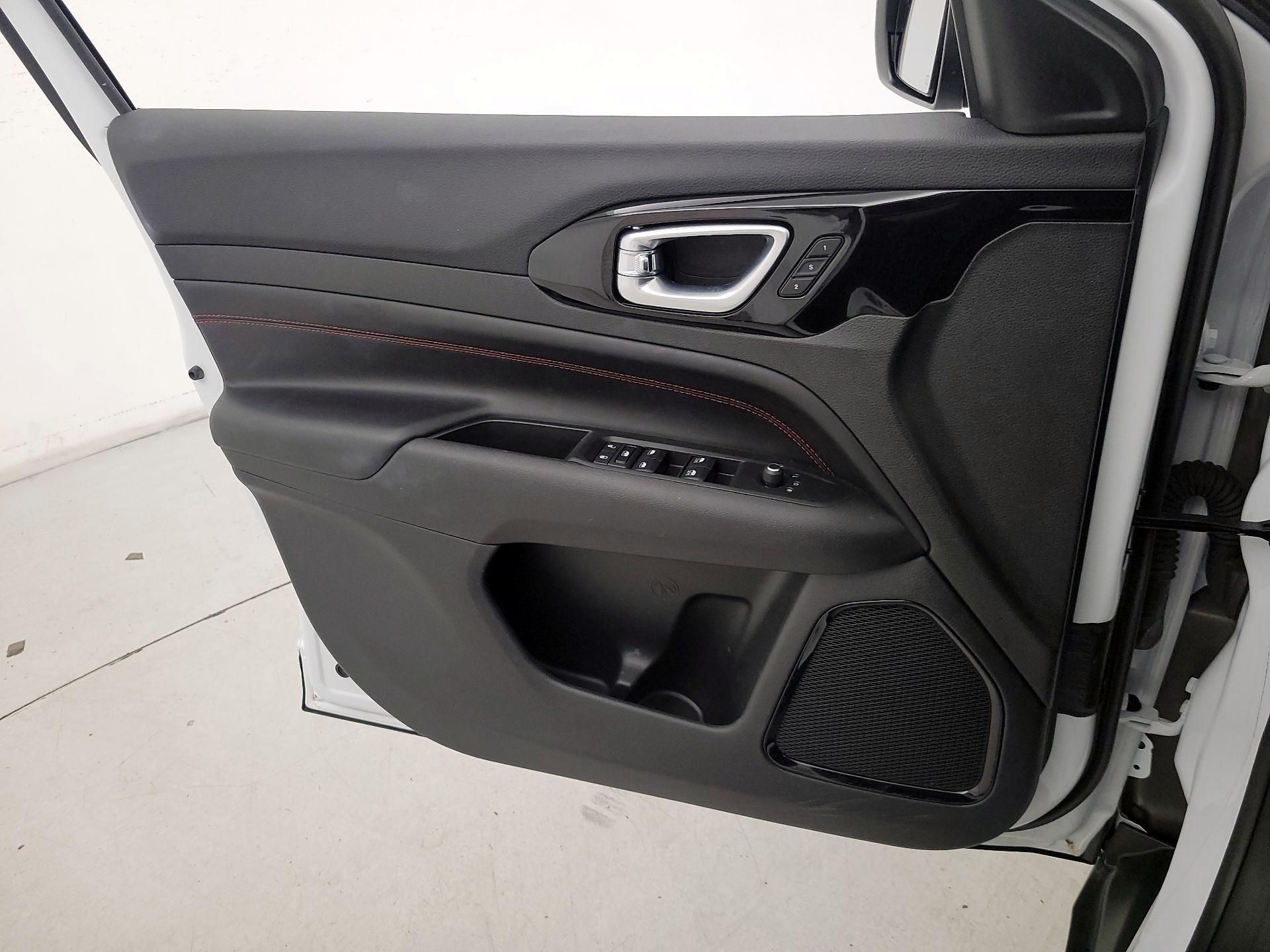 Thumbnail: 2022 Jeep Compass - 12