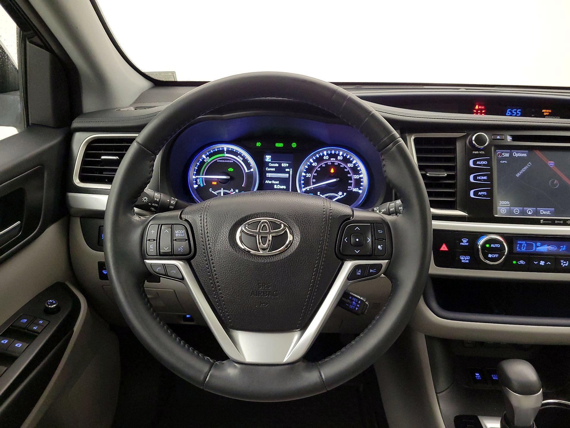 Thumbnail: 2019 Toyota Highlander - 10