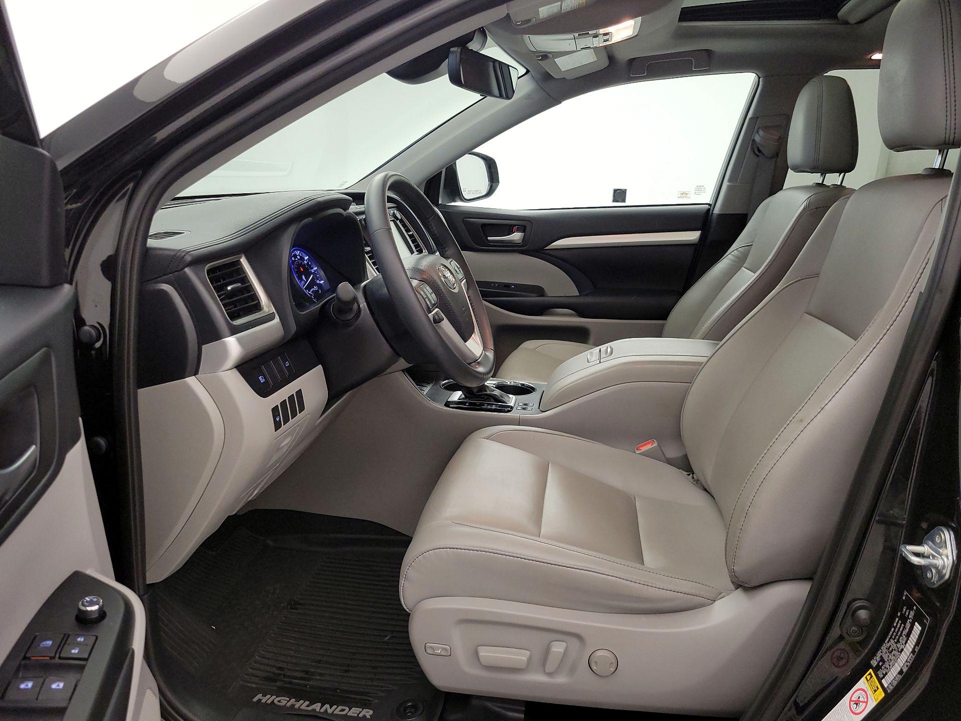 Thumbnail: 2019 Toyota Highlander - 11