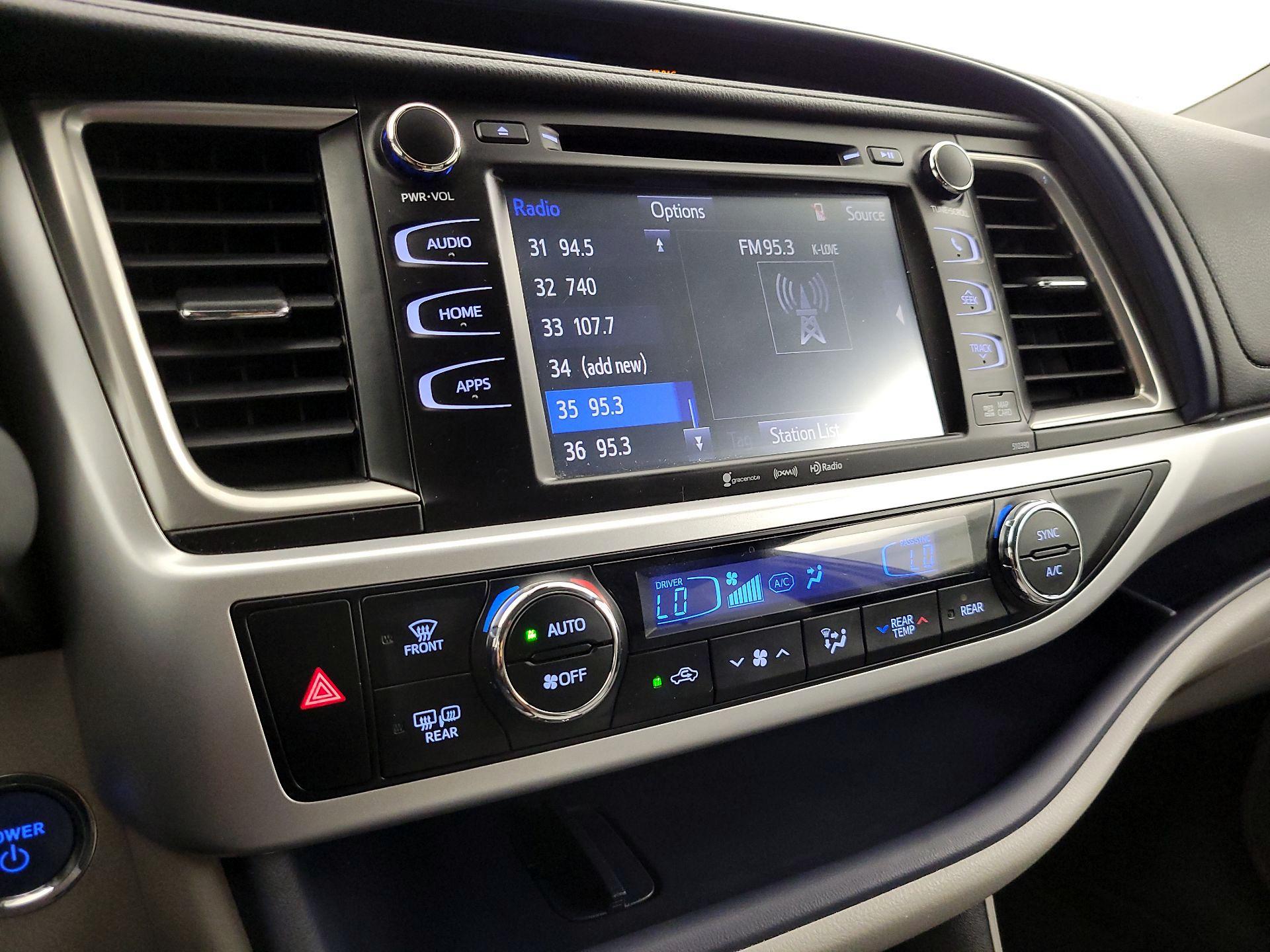 Thumbnail: 2019 Toyota Highlander - 16