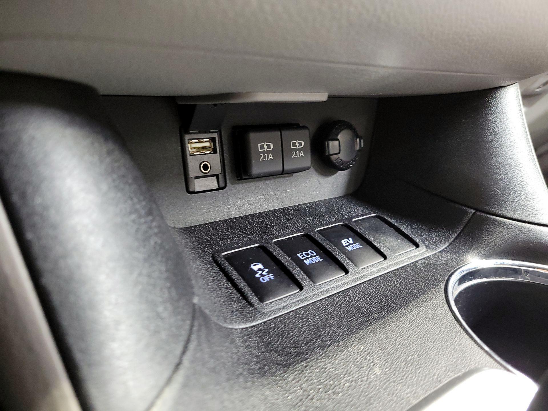 Thumbnail: 2019 Toyota Highlander - 19
