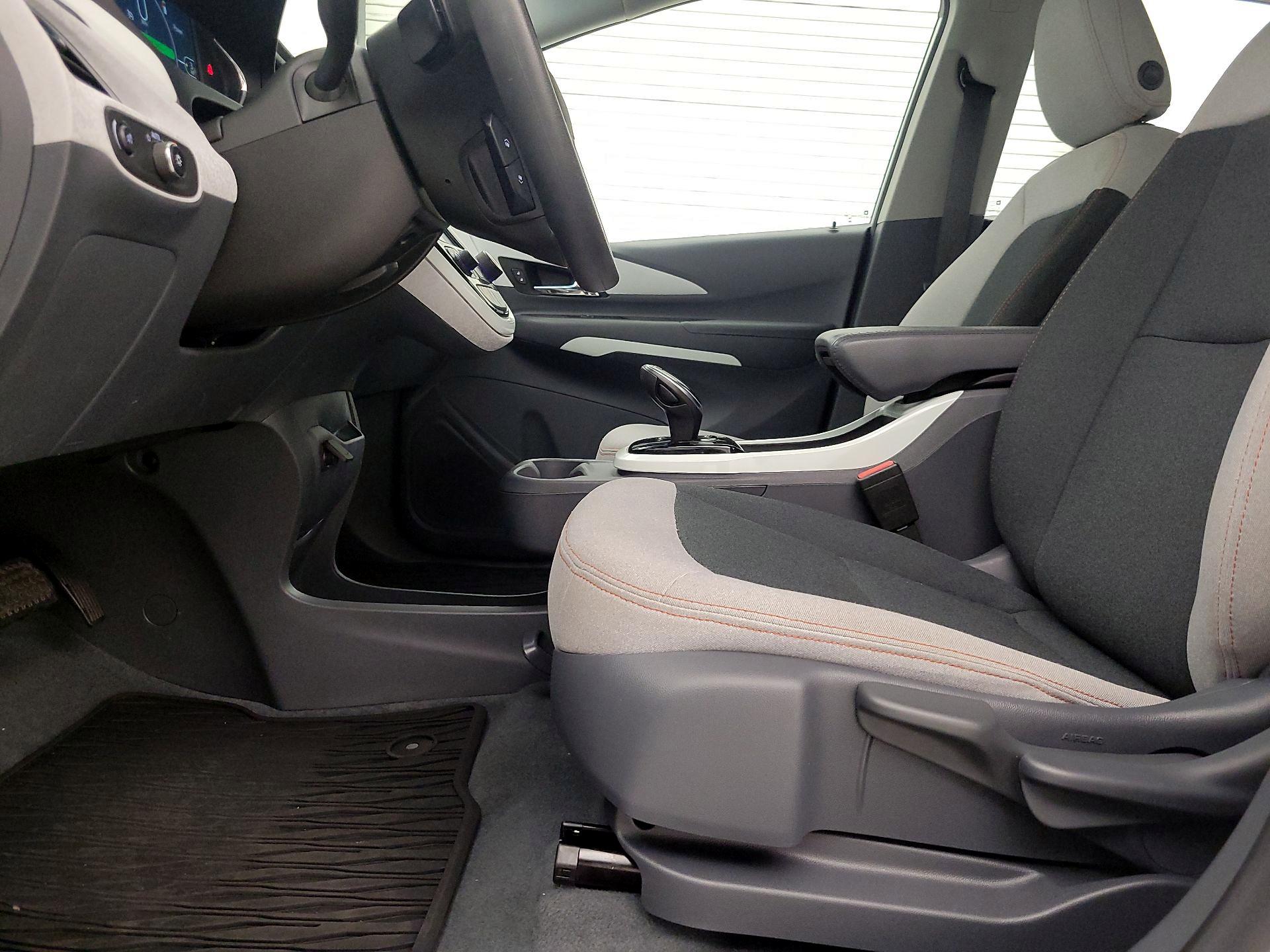 Thumbnail: 2021 Chevrolet Bolt EV - 11