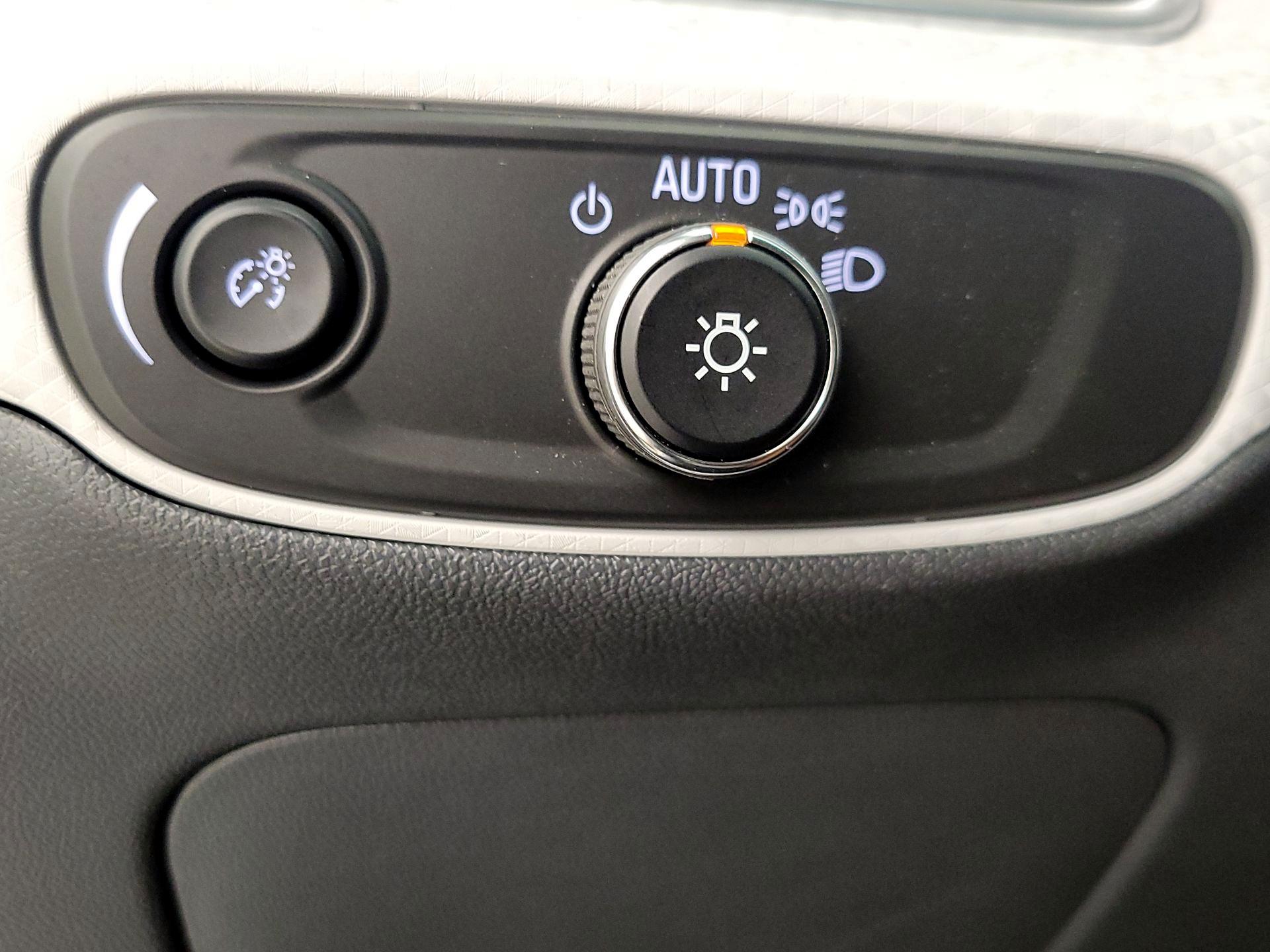 Thumbnail: 2021 Chevrolet Bolt EV - 13