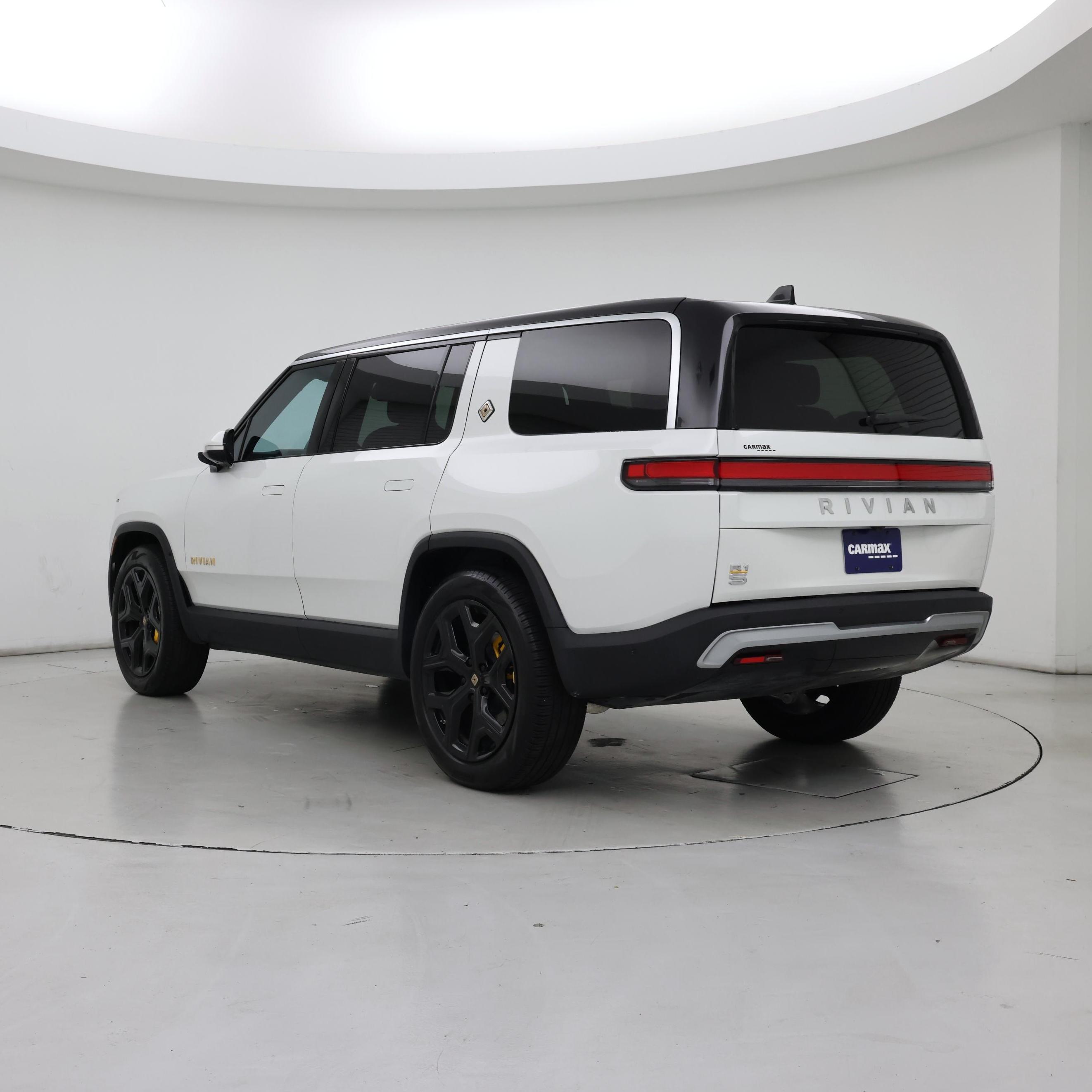 Thumbnail: 2024 Rivian R1S - 2