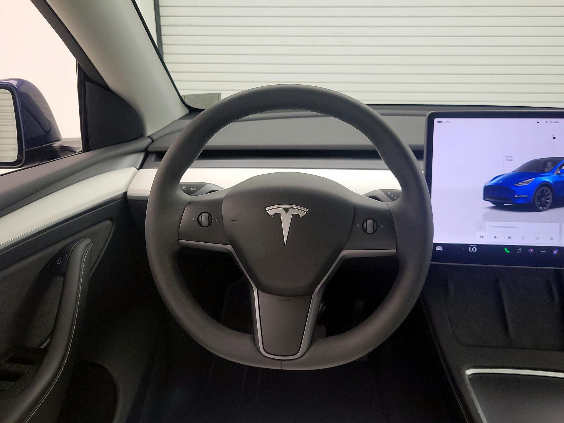 Thumbnail: 2023 Tesla Model Y - 10