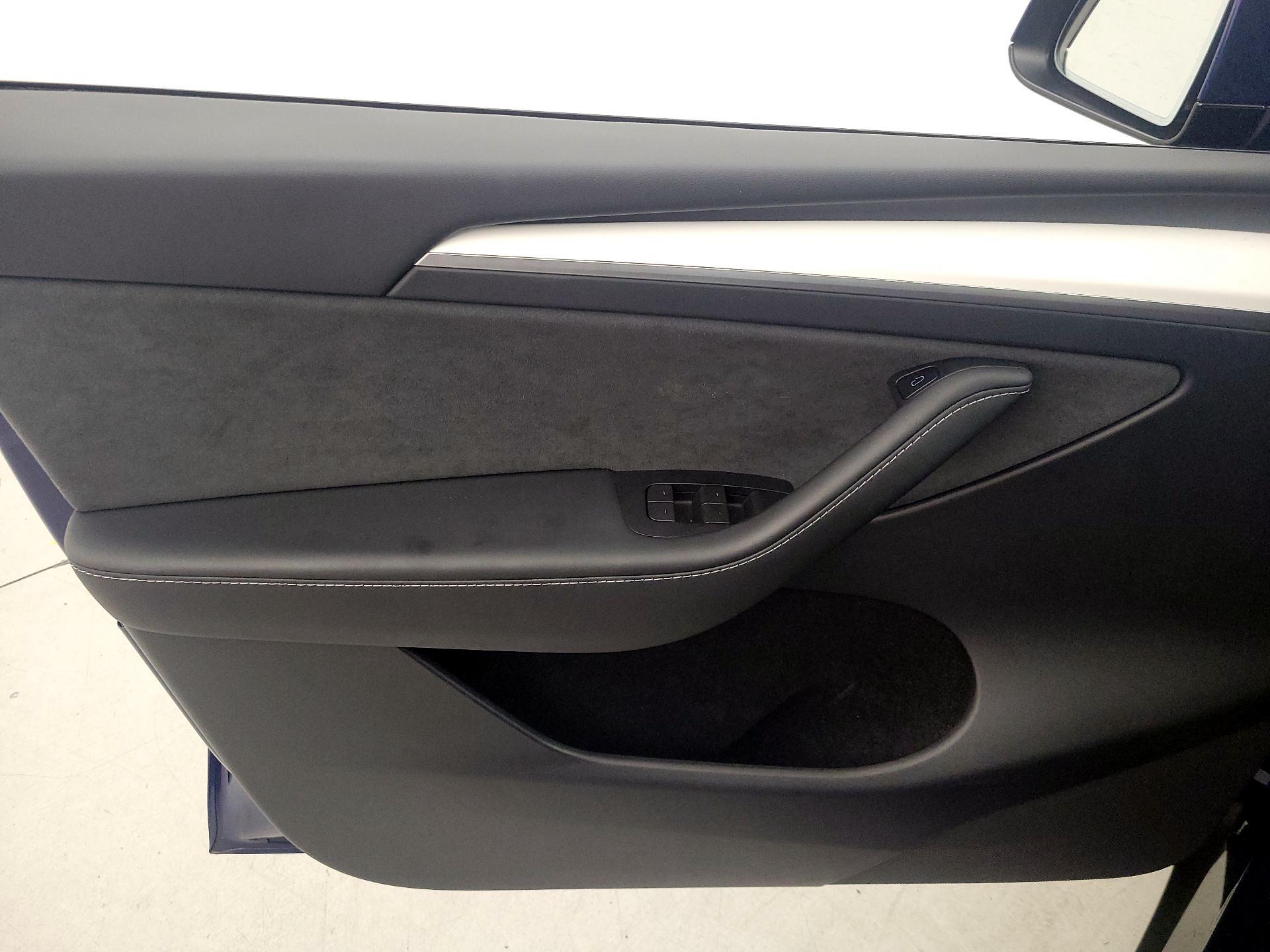 Thumbnail: 2023 Tesla Model Y - 12