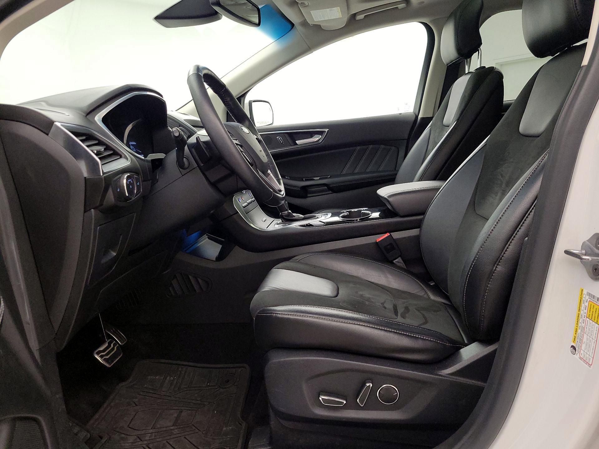 Thumbnail: 2015 Ford Edge - 11