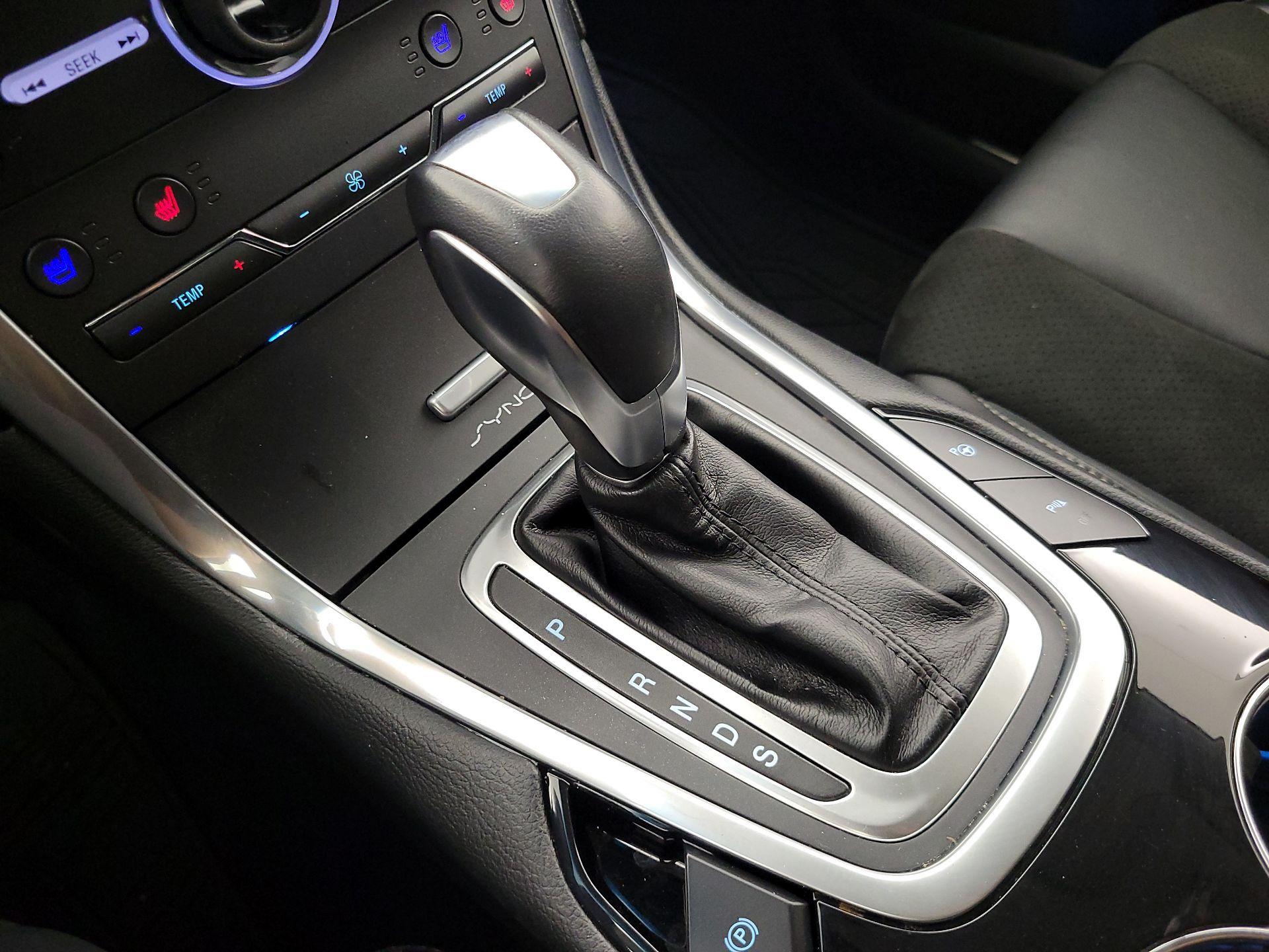 Thumbnail: 2015 Ford Edge - 18