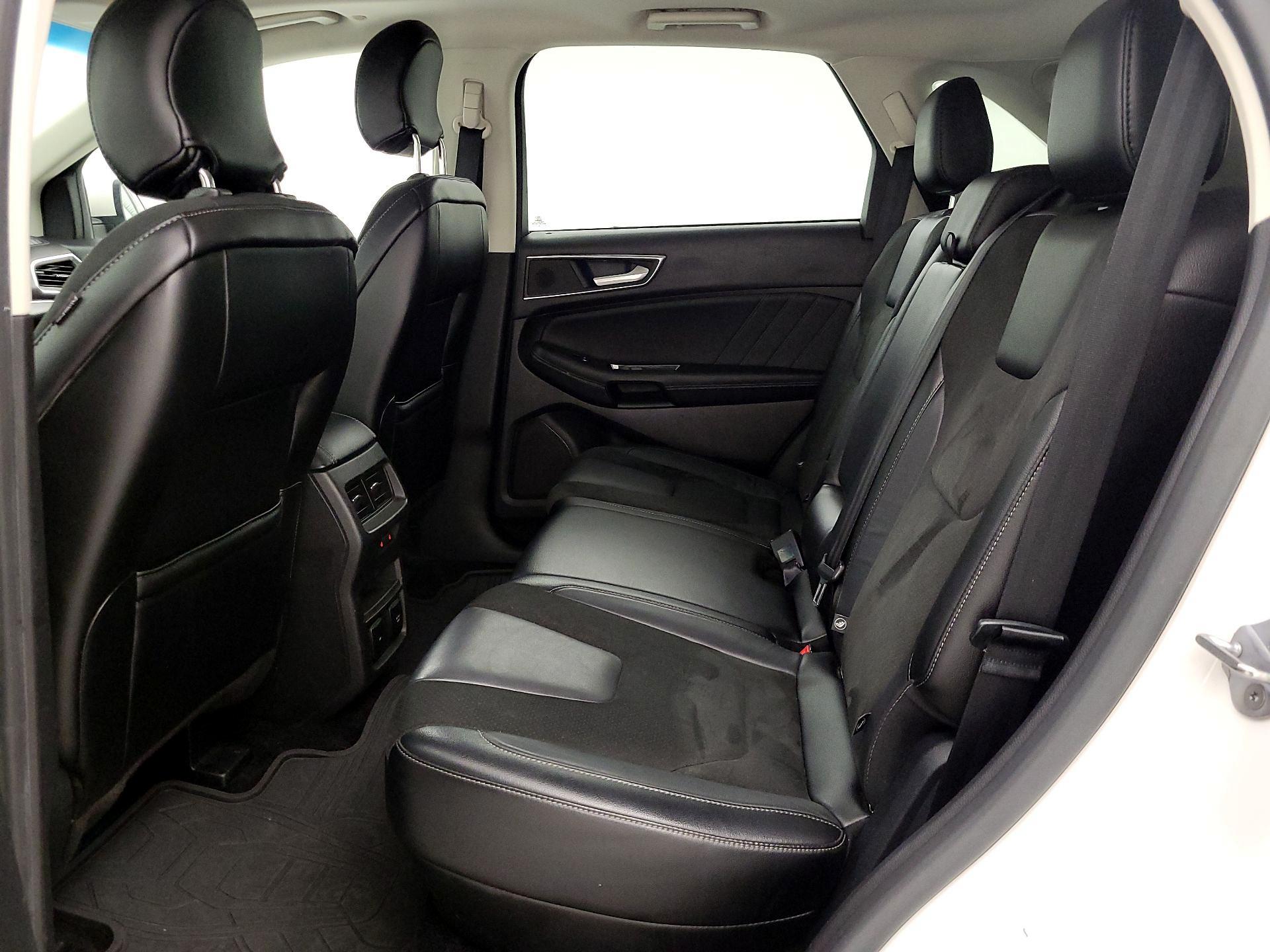Thumbnail: 2015 Ford Edge - 20
