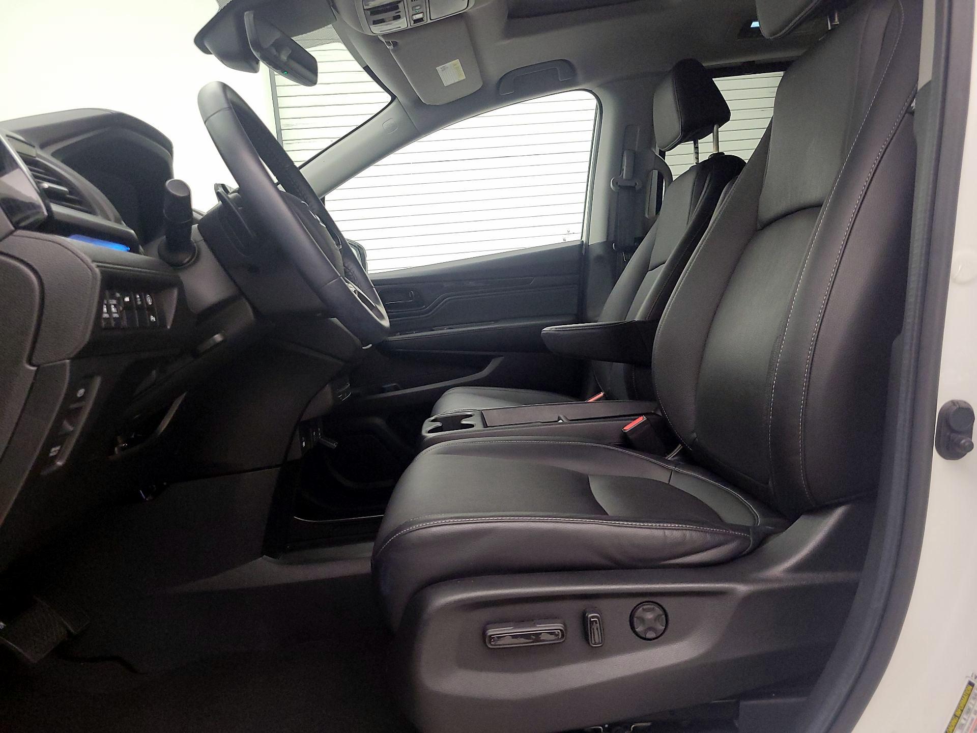 Thumbnail: 2023 Honda Odyssey - 11