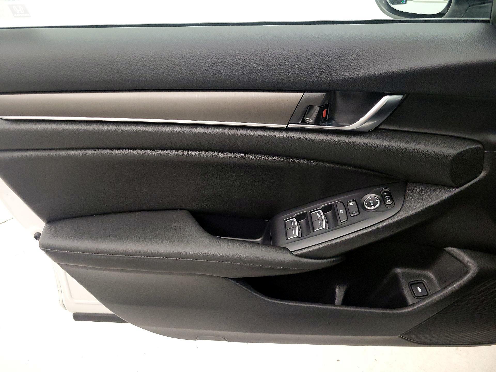 Thumbnail: 2019 Honda Accord - 12
