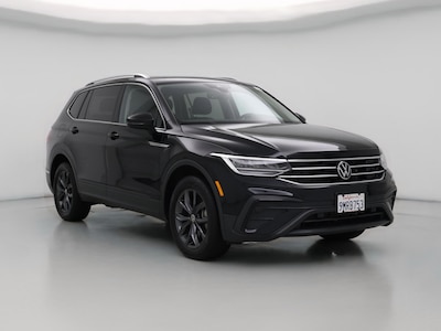 Black 2022 Volkswagen Tiguan SE