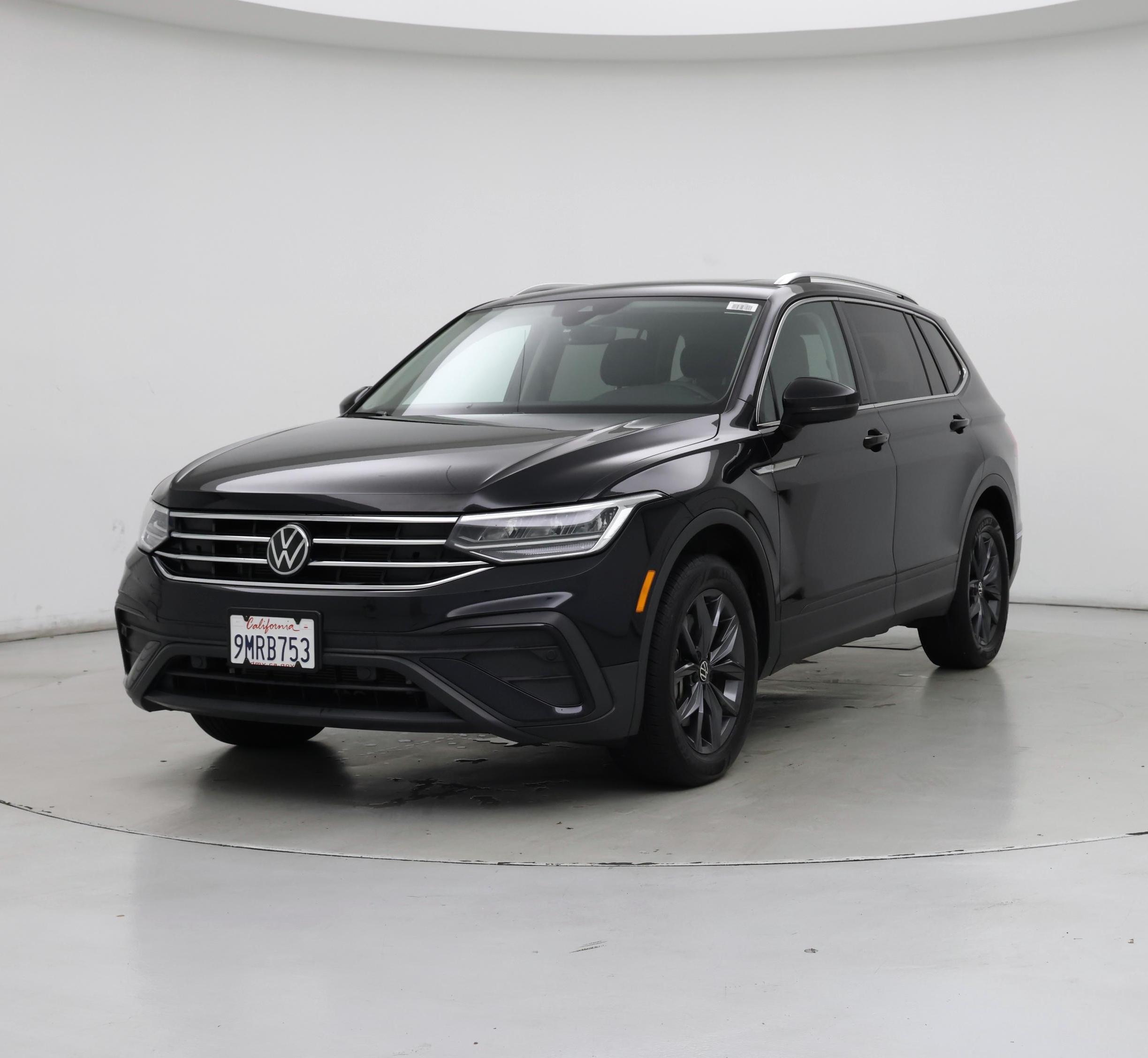 Thumbnail: 2022 Volkswagen Tiguan - 4