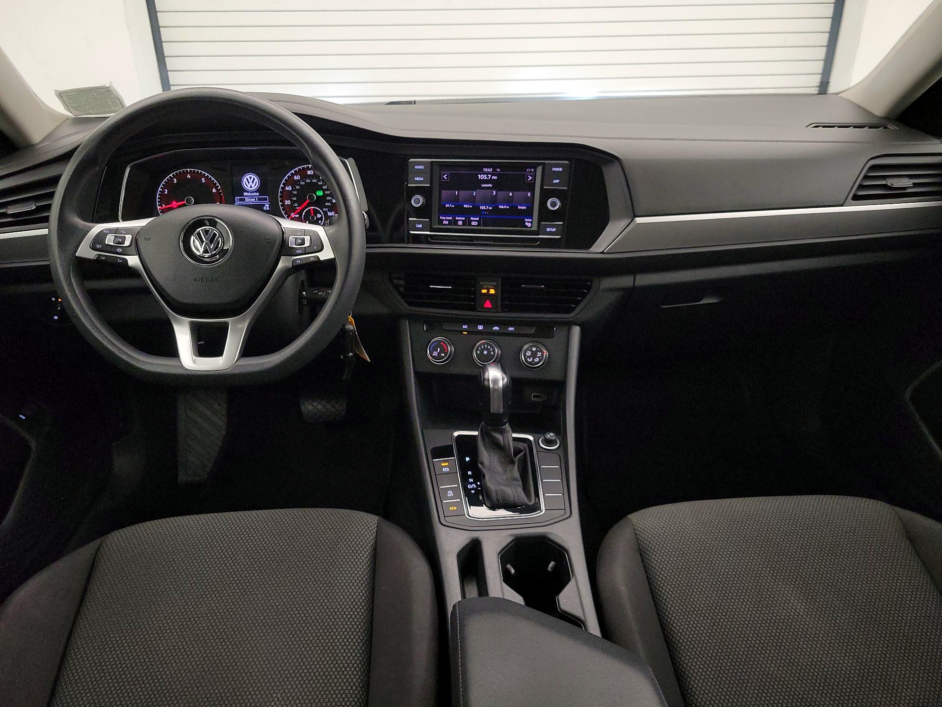 Thumbnail: 2019 Volkswagen Jetta - 9