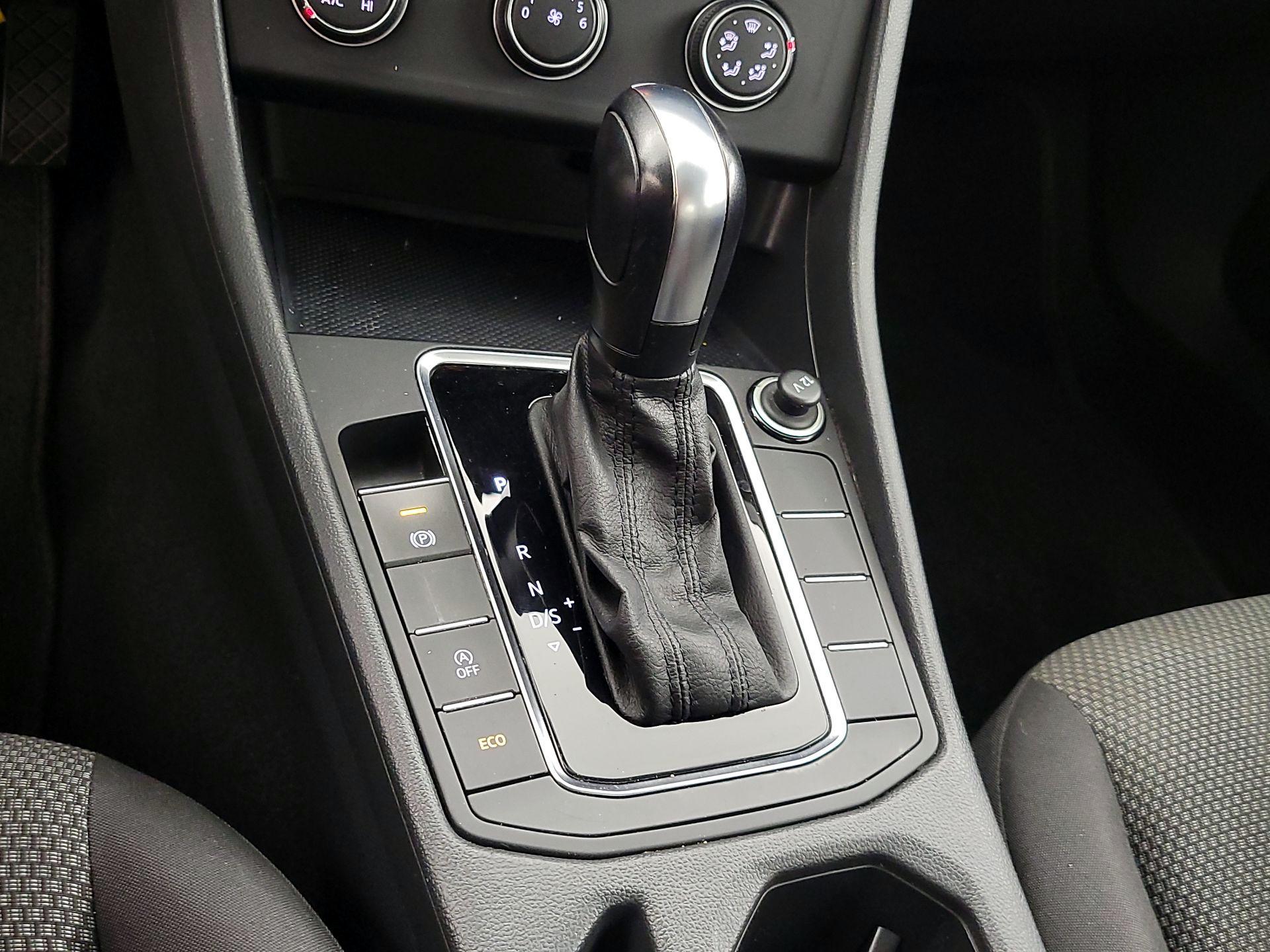 Thumbnail: 2019 Volkswagen Jetta - 17