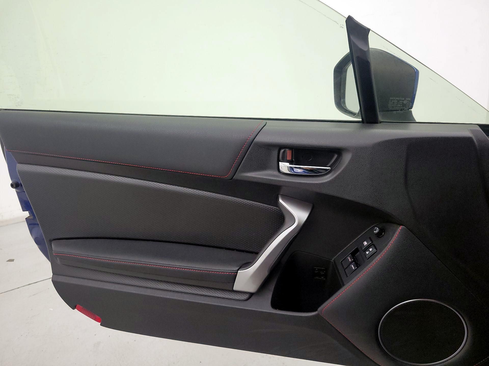 Thumbnail: 2014 Scion FR-S - 12