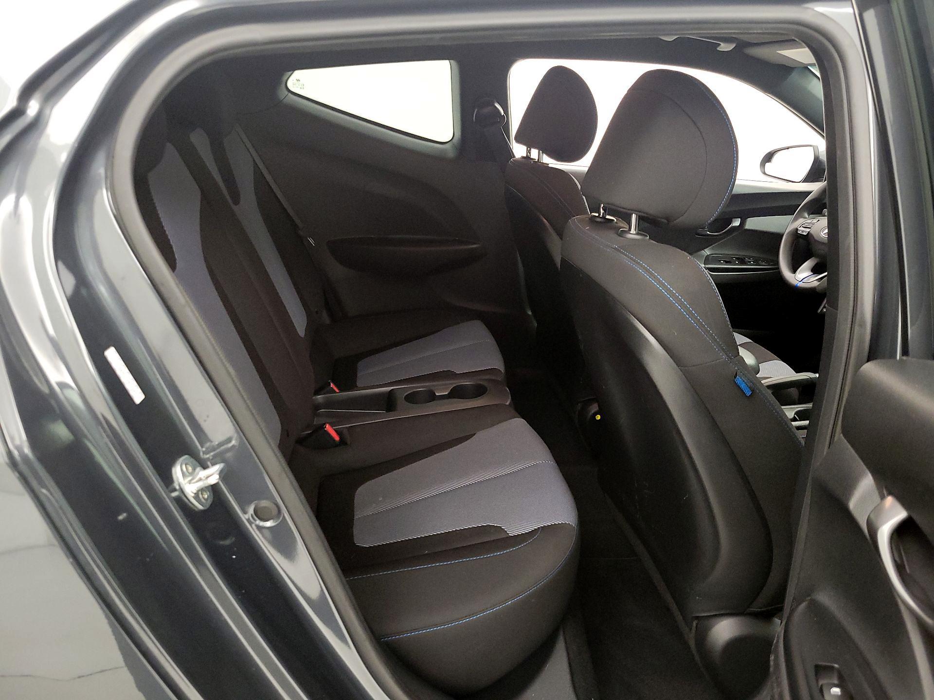 Thumbnail: 2019 Hyundai Veloster - 17