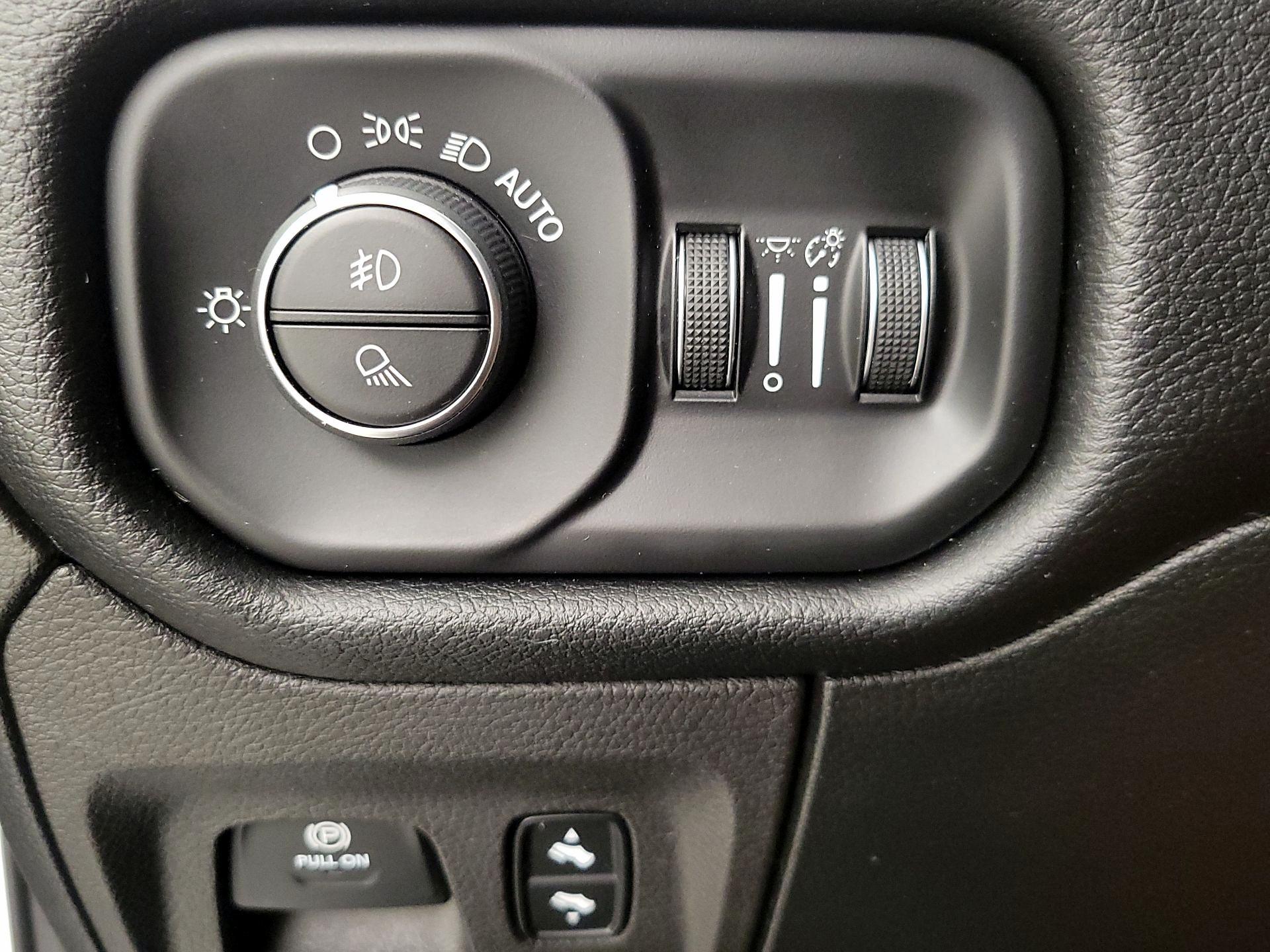 Thumbnail: 2019 RAM 1500 - 13