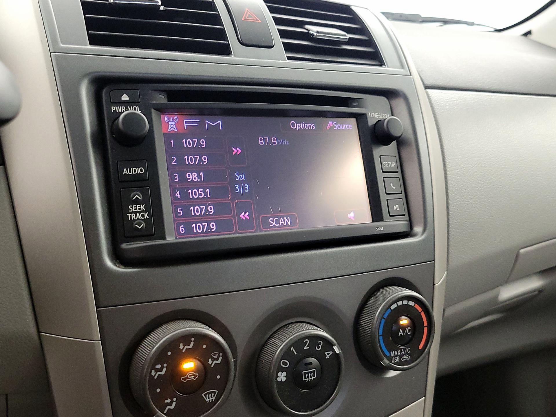 Thumbnail: 2013 Toyota Corolla - 14