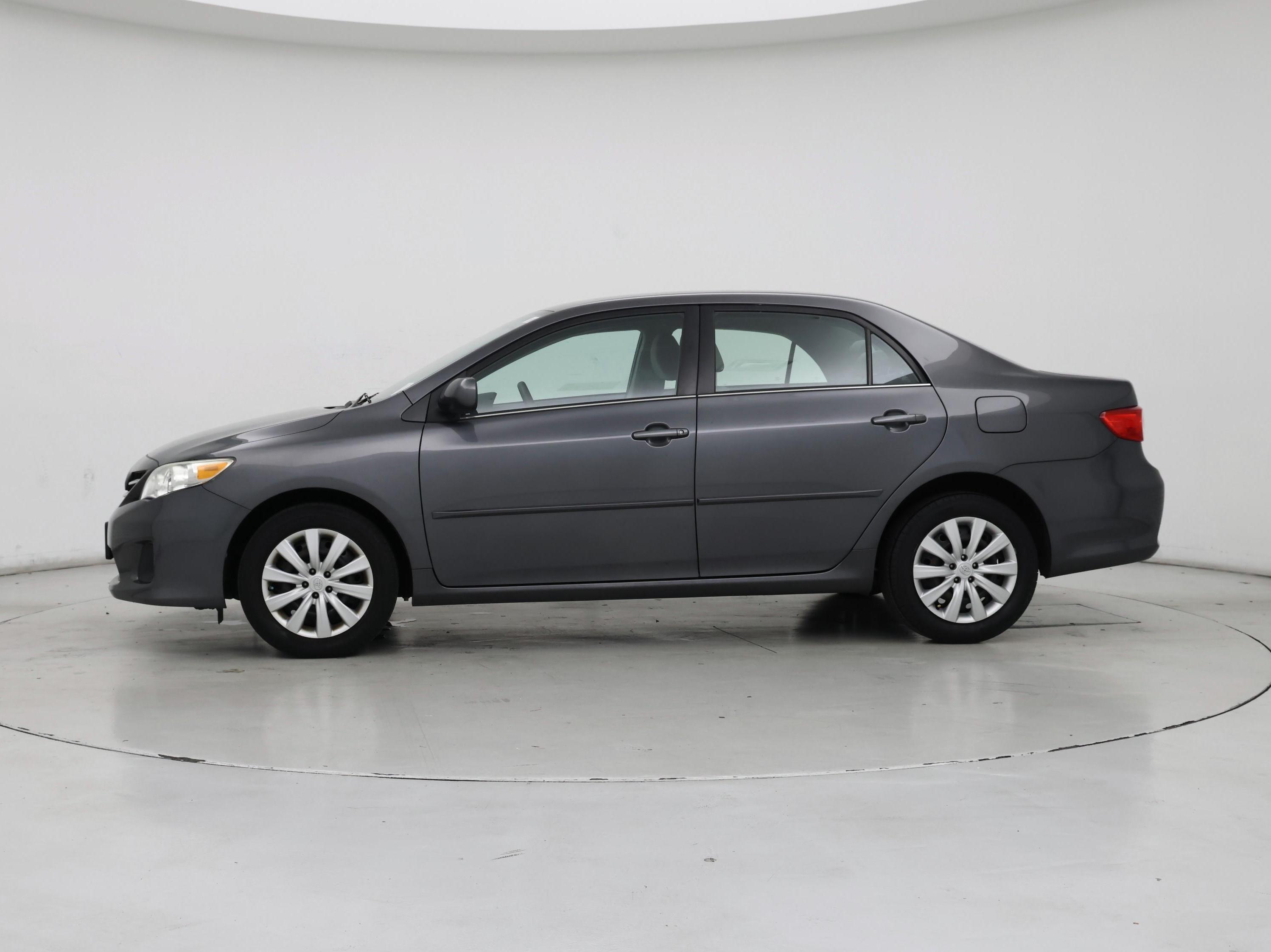 Thumbnail: 2013 Toyota Corolla - 3