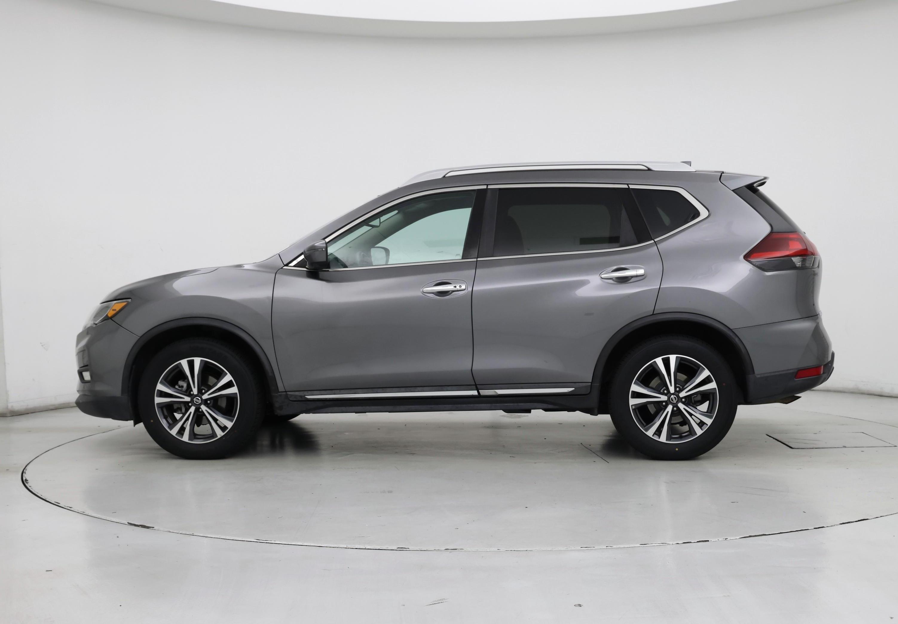 Thumbnail: 2018 Nissan Rogue - 3