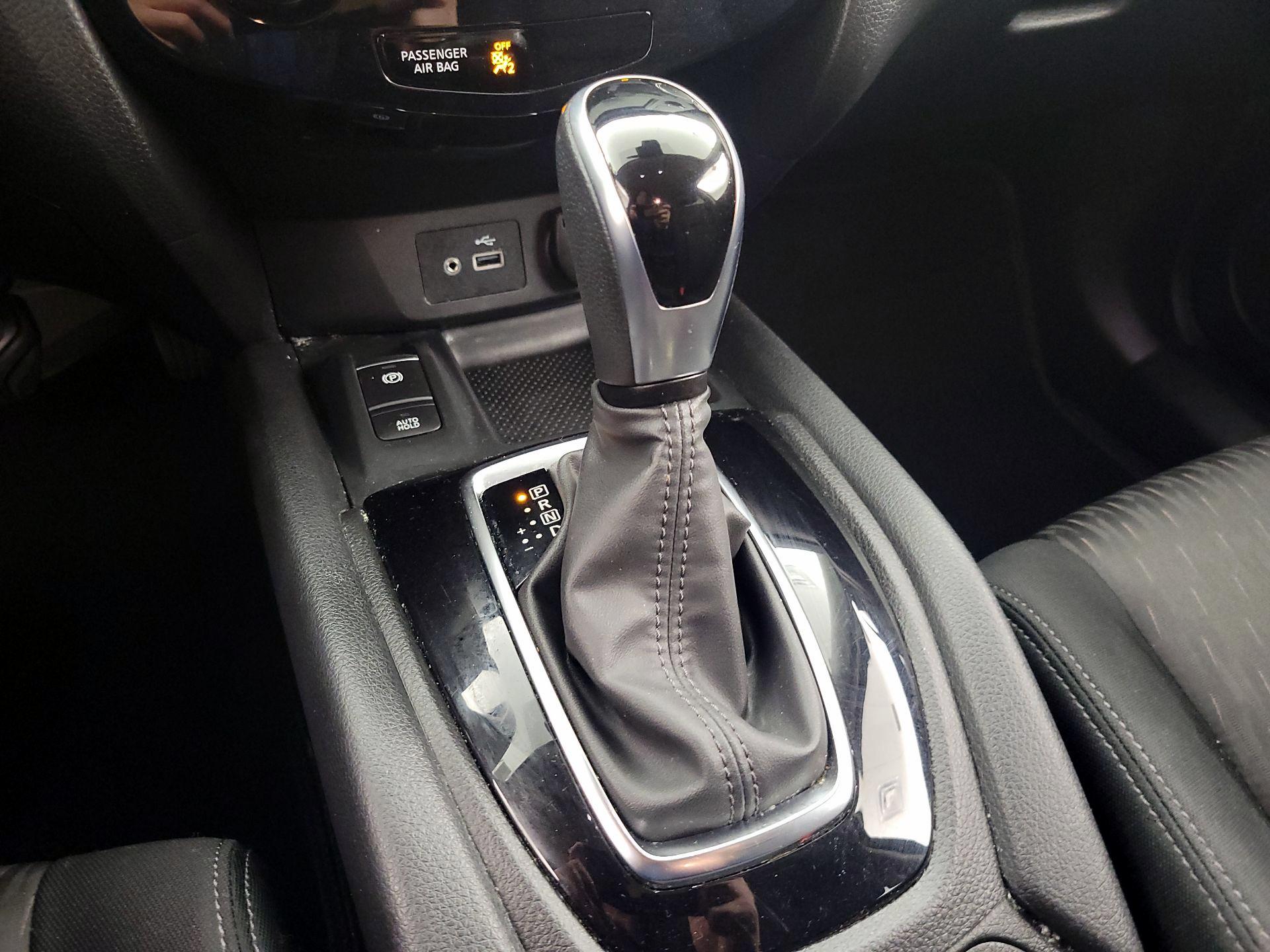 Thumbnail: 2020 Nissan Rogue - 18
