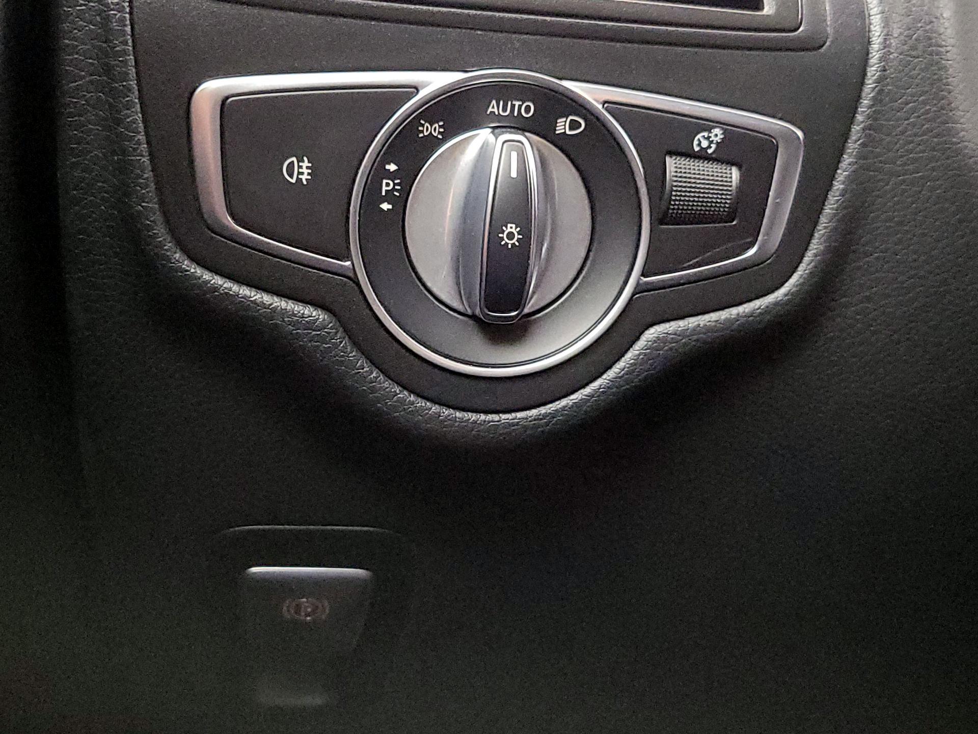 Thumbnail: 2019 Mercedes-Benz GLC - 13