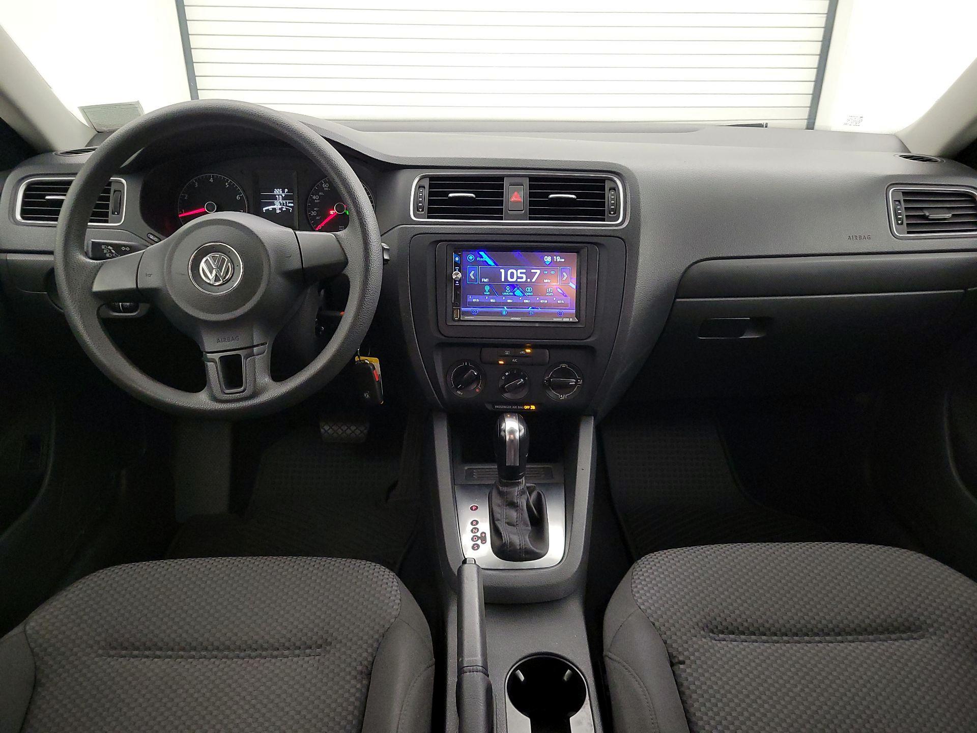 Thumbnail: 2014 Volkswagen Jetta - 9
