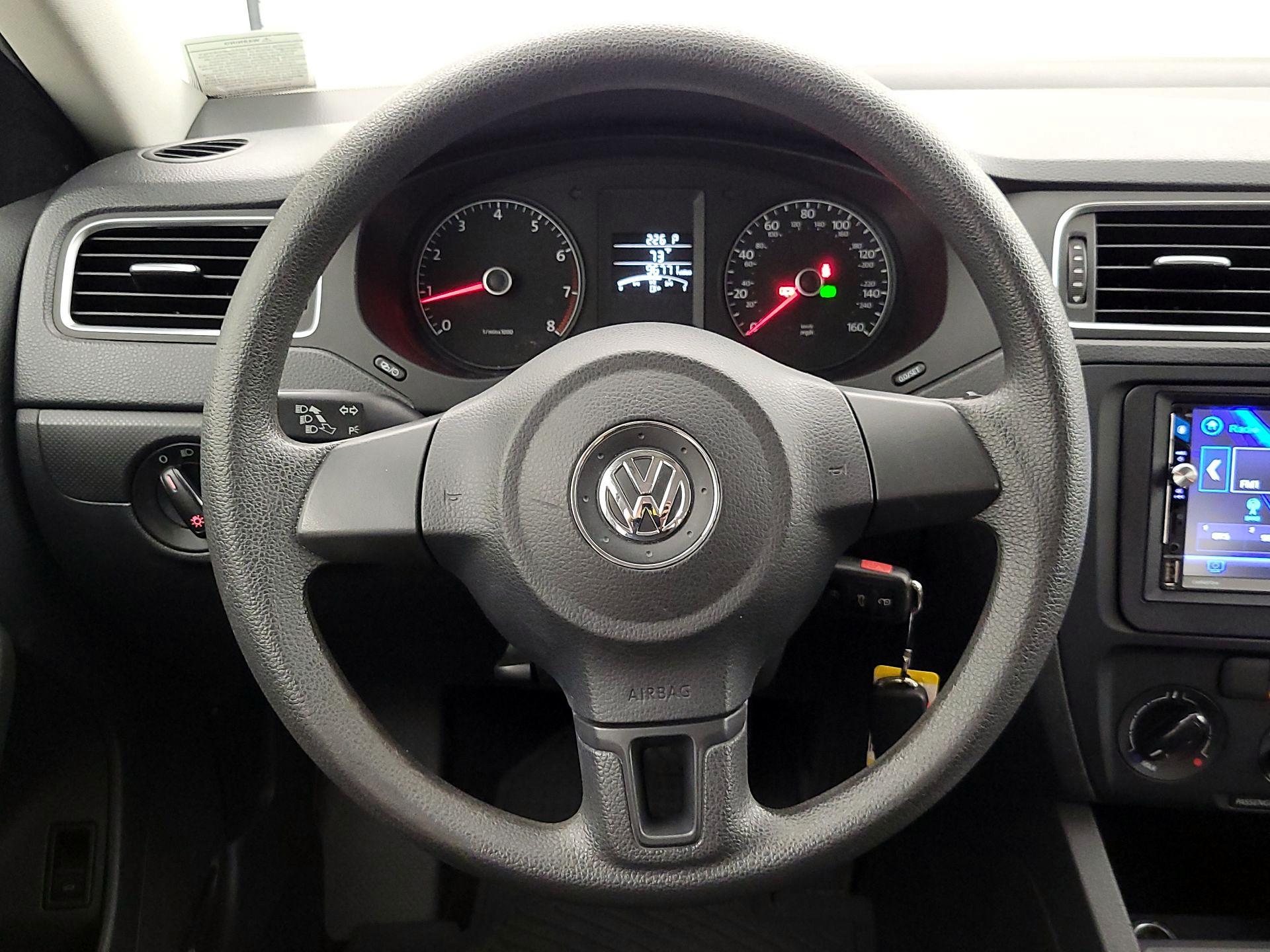 Thumbnail: 2014 Volkswagen Jetta - 10