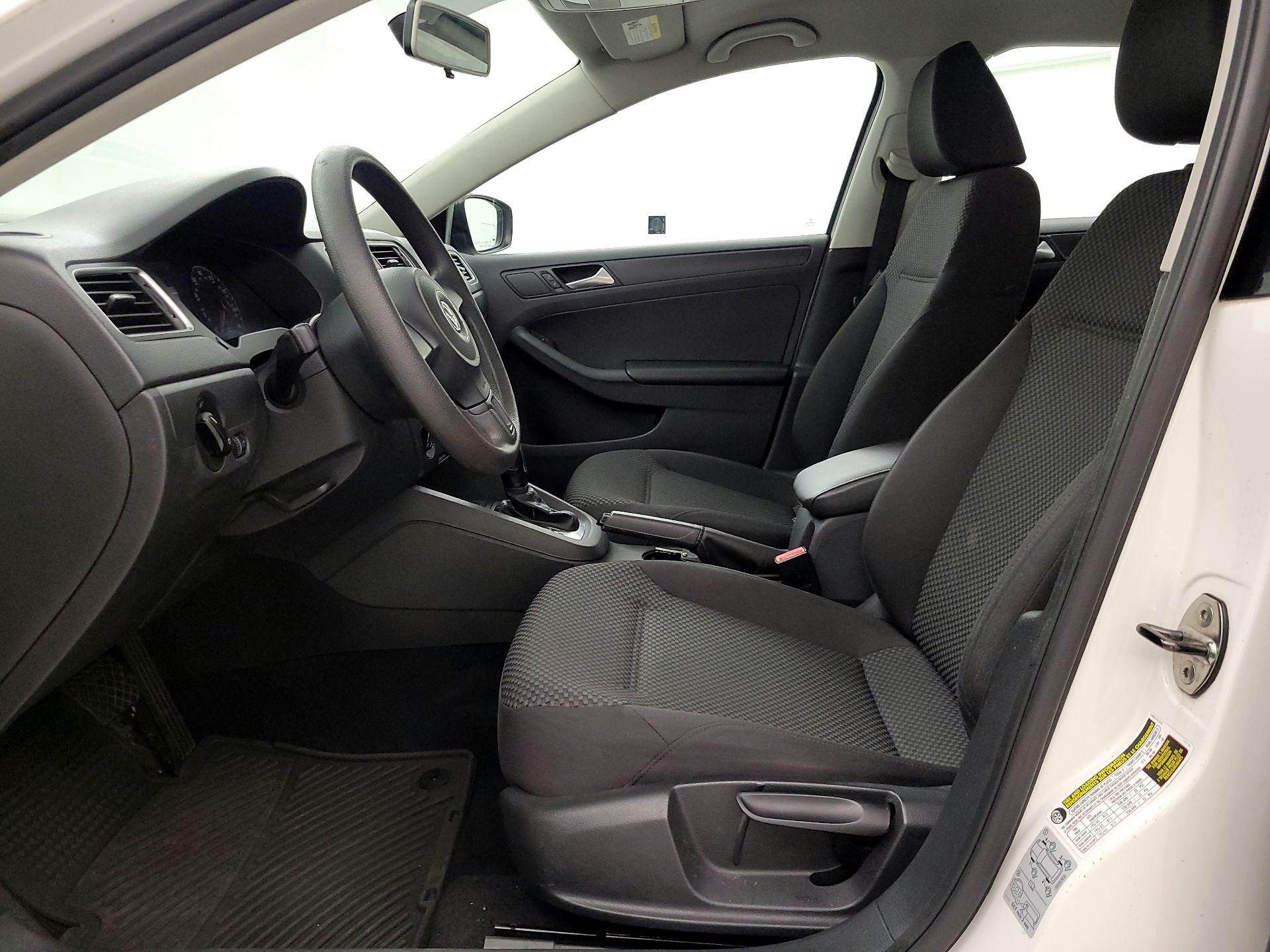 Thumbnail: 2014 Volkswagen Jetta - 11