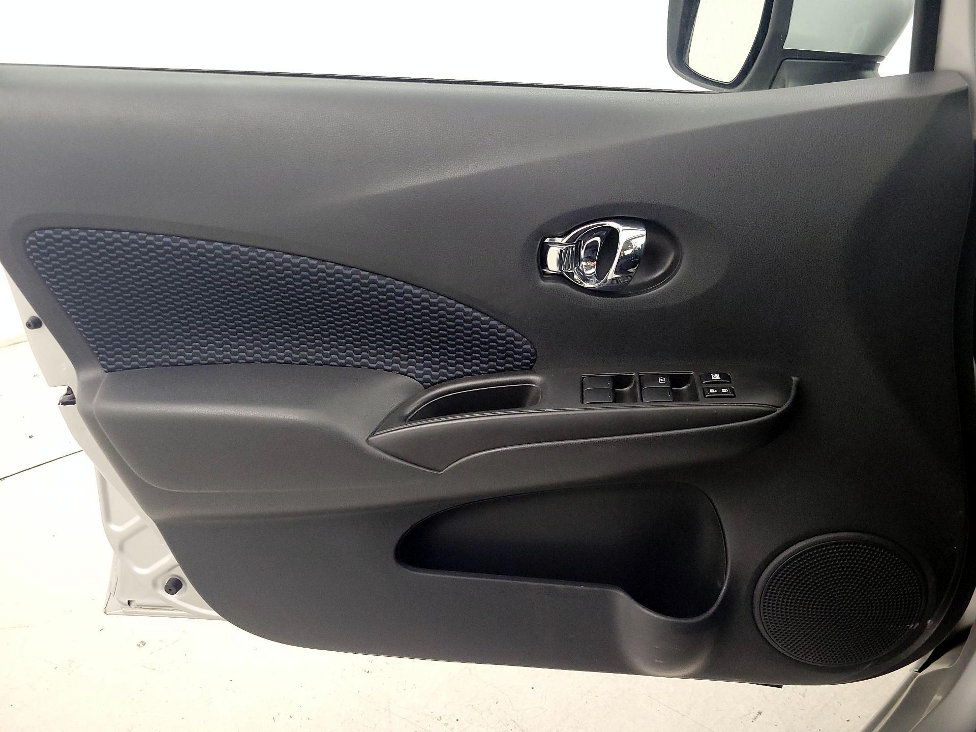 Thumbnail: 2015 Nissan Versa Note - 12