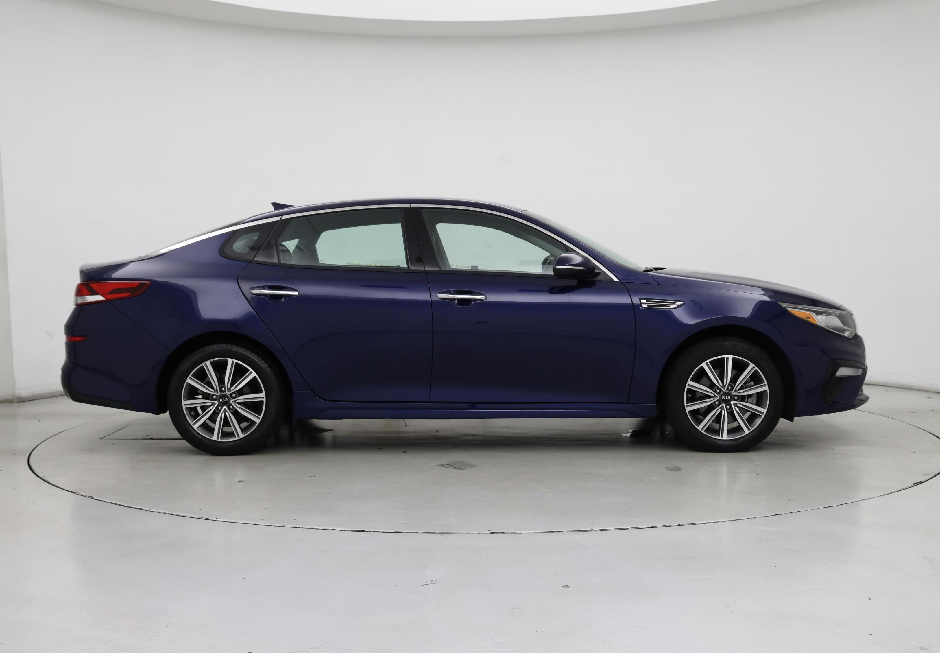 Thumbnail: 2020 Kia Optima - 7