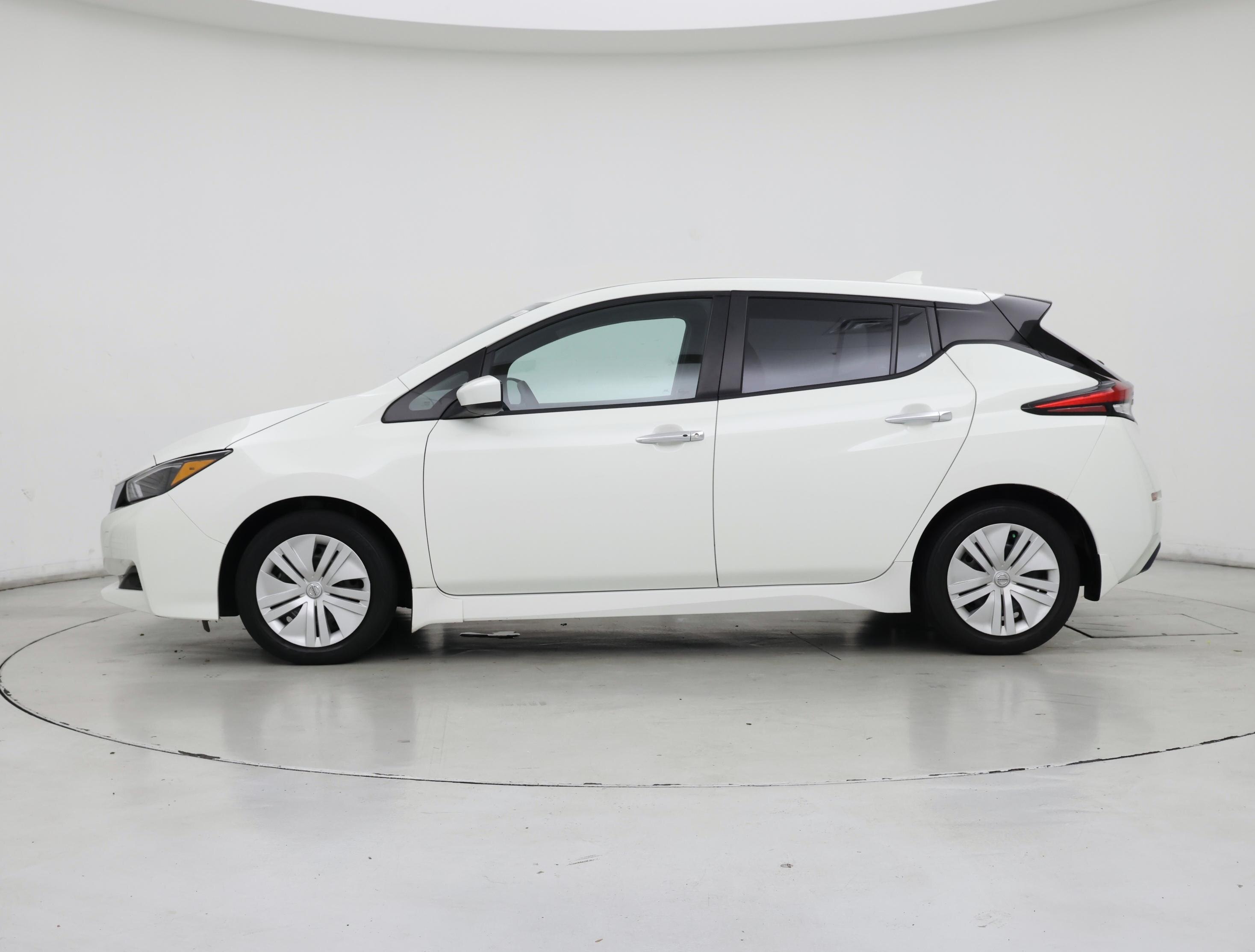 Thumbnail: 2022 Nissan Leaf - 3