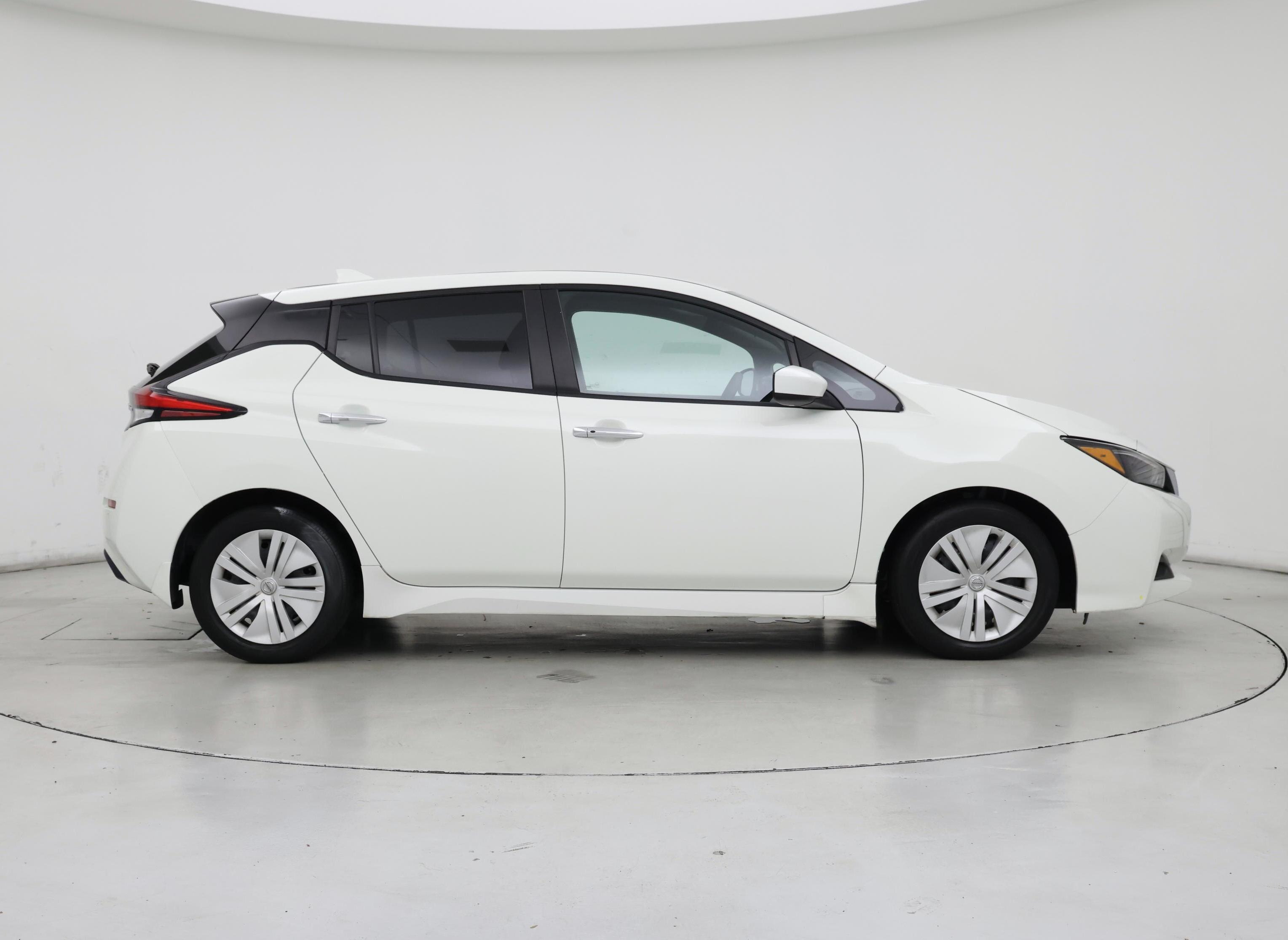 Thumbnail: 2022 Nissan Leaf - 7
