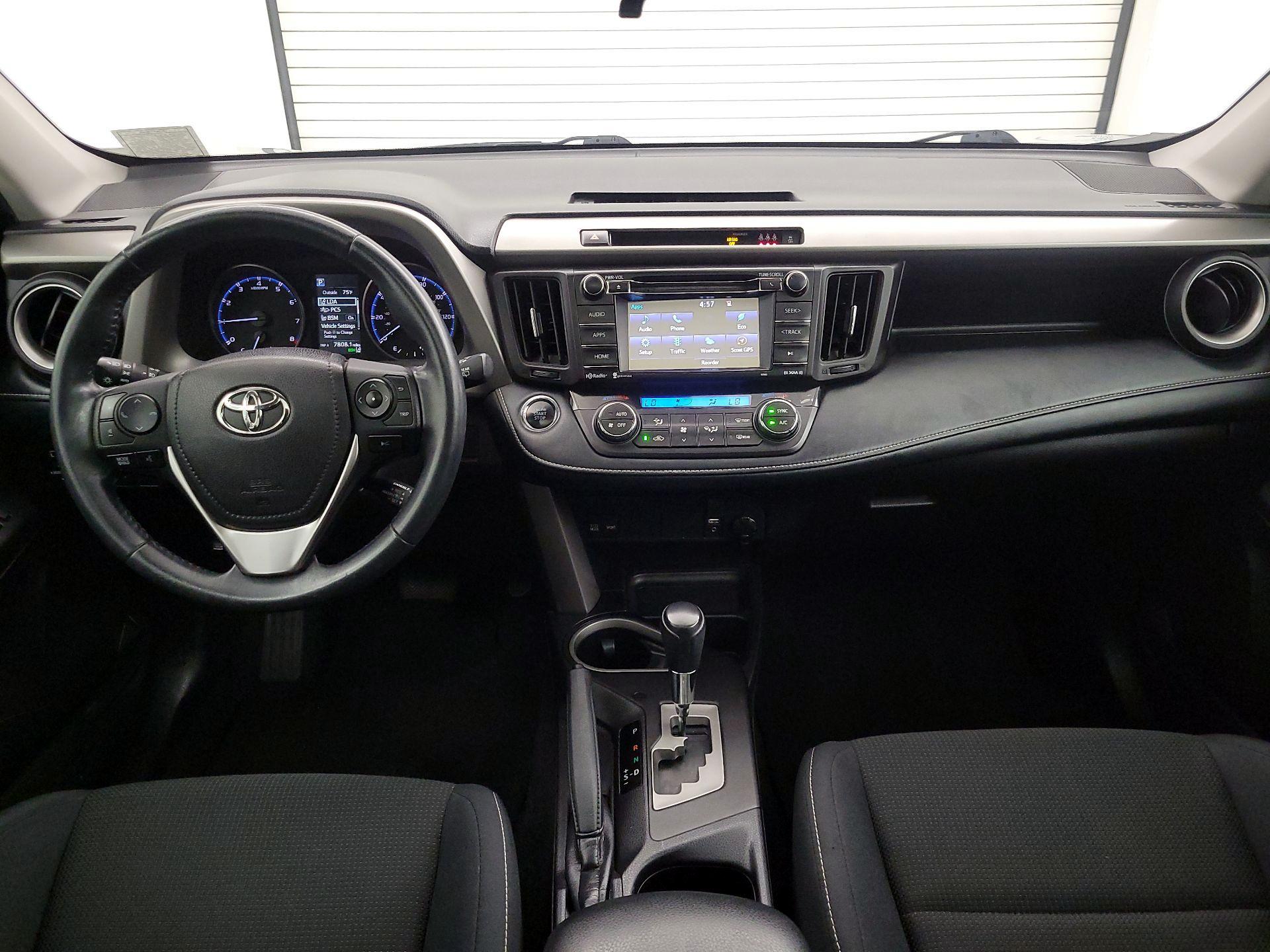 Thumbnail: 2018 Toyota RAV4 - 9