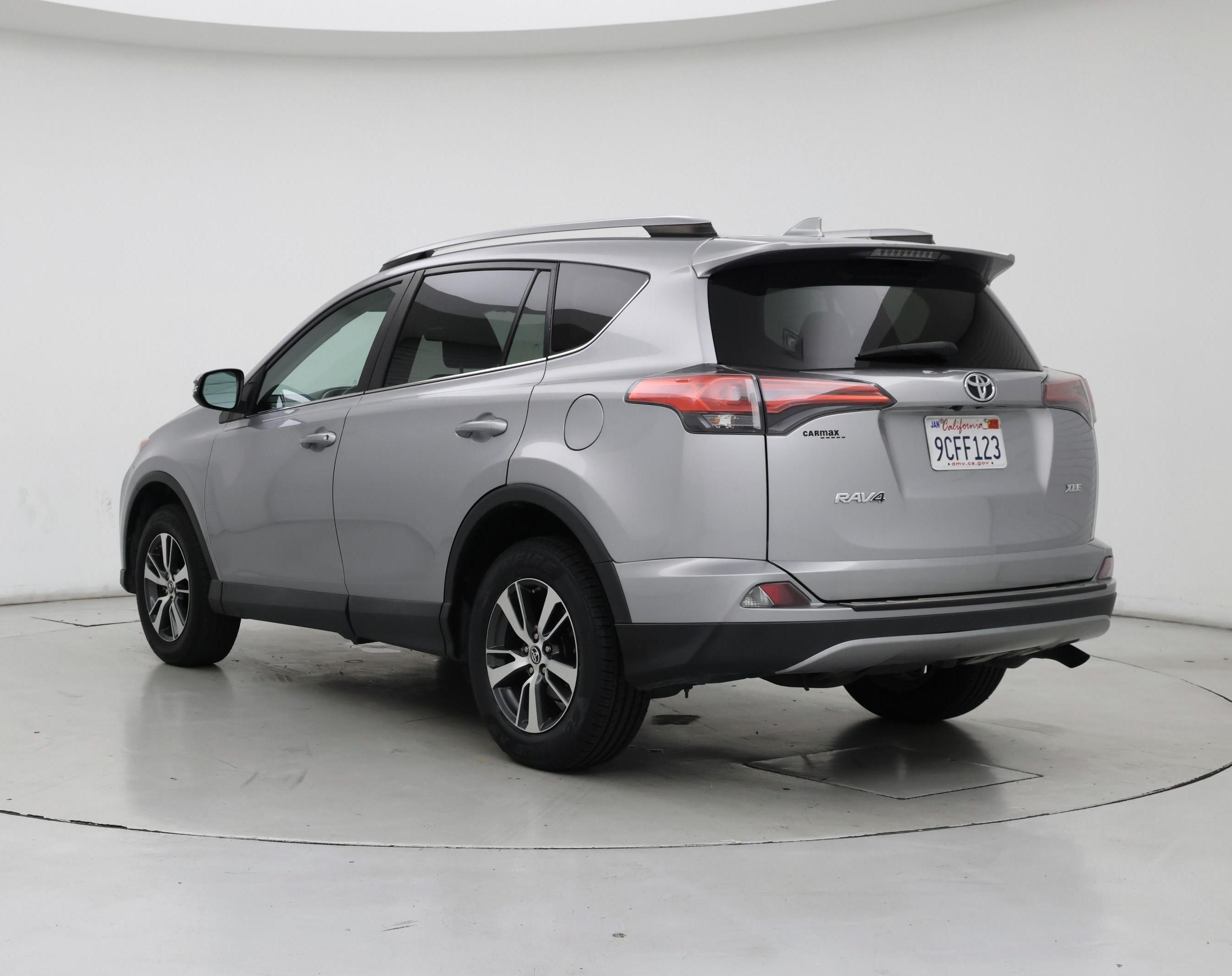 Thumbnail: 2018 Toyota RAV4 - 2