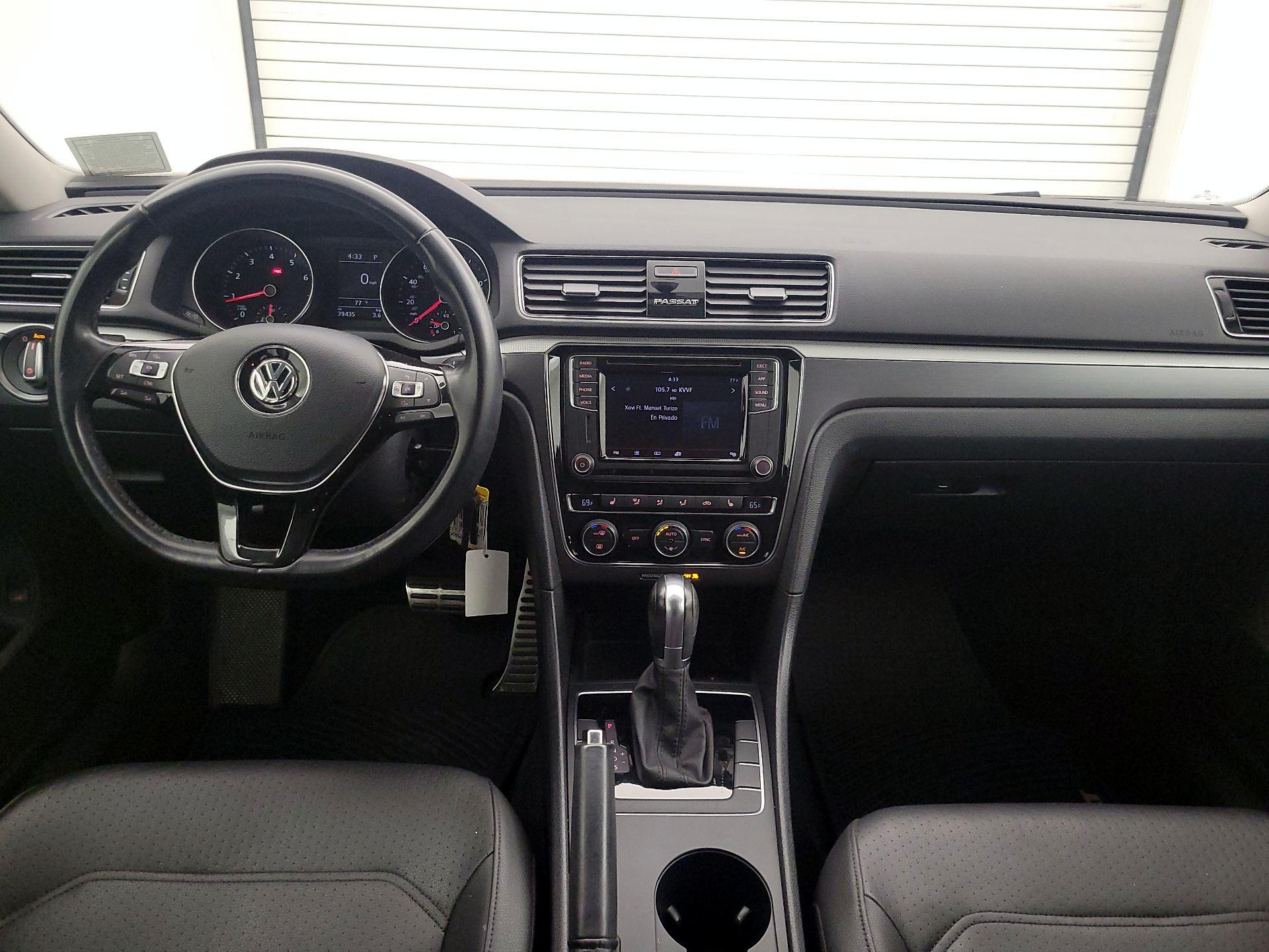 Thumbnail: 2018 Volkswagen Passat - 9