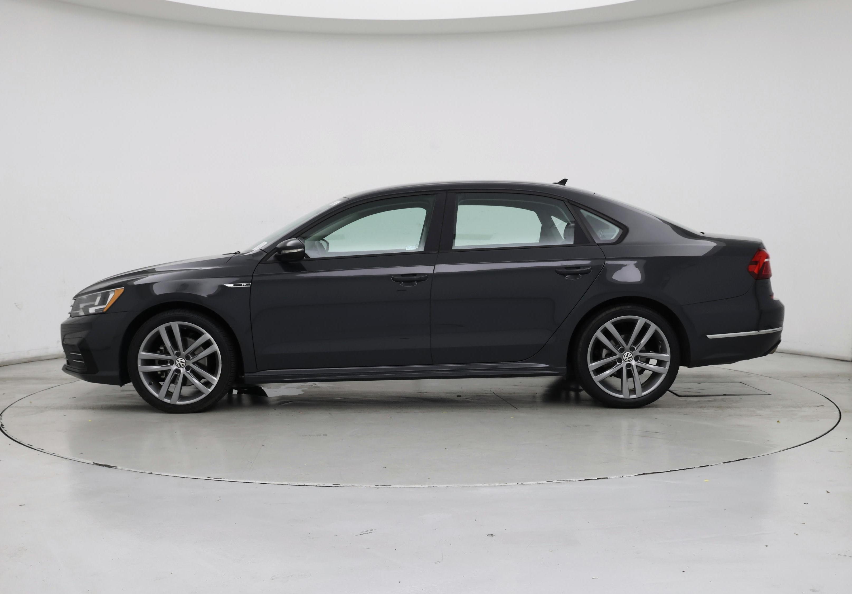 Thumbnail: 2018 Volkswagen Passat - 3