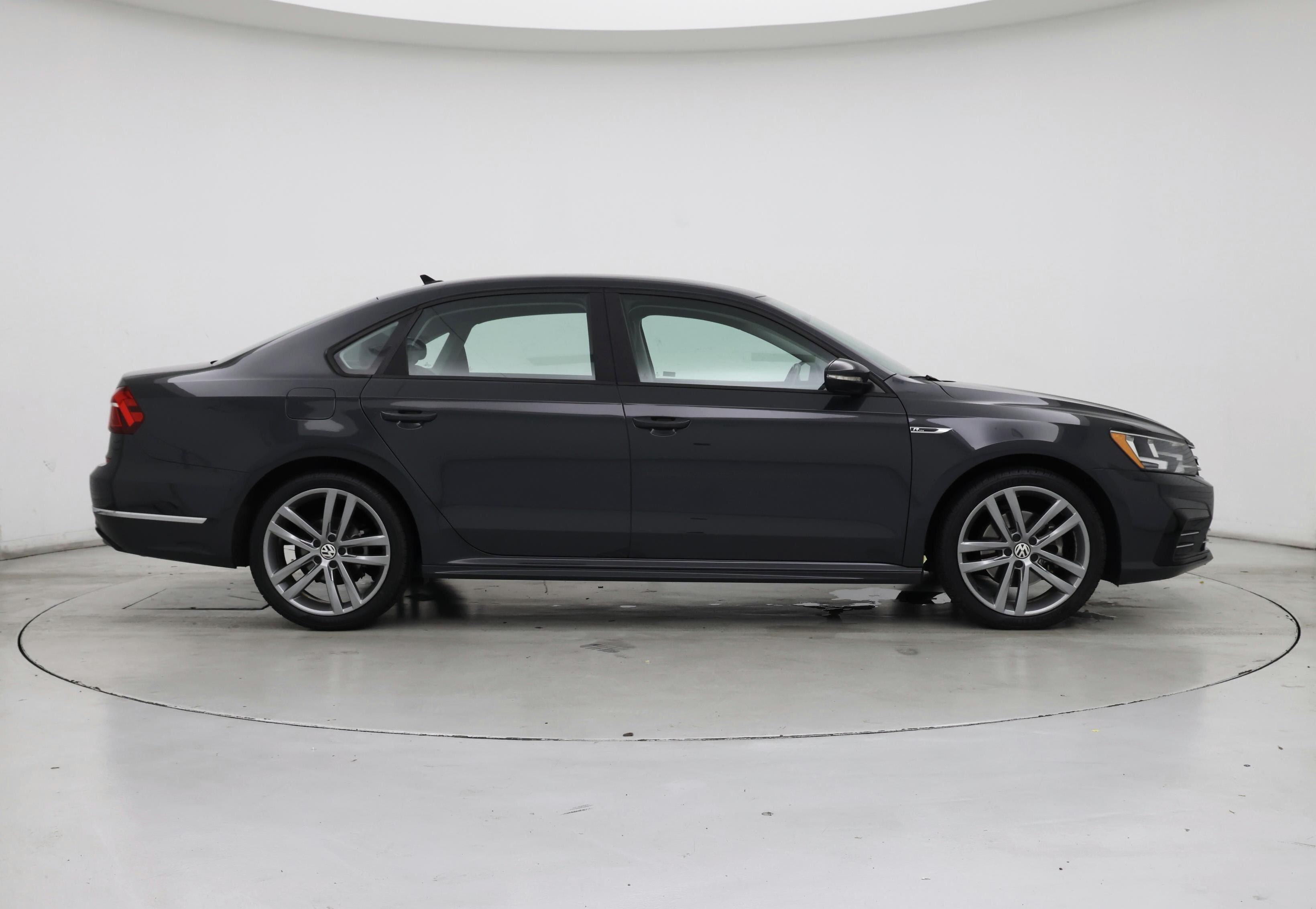 Thumbnail: 2018 Volkswagen Passat - 7