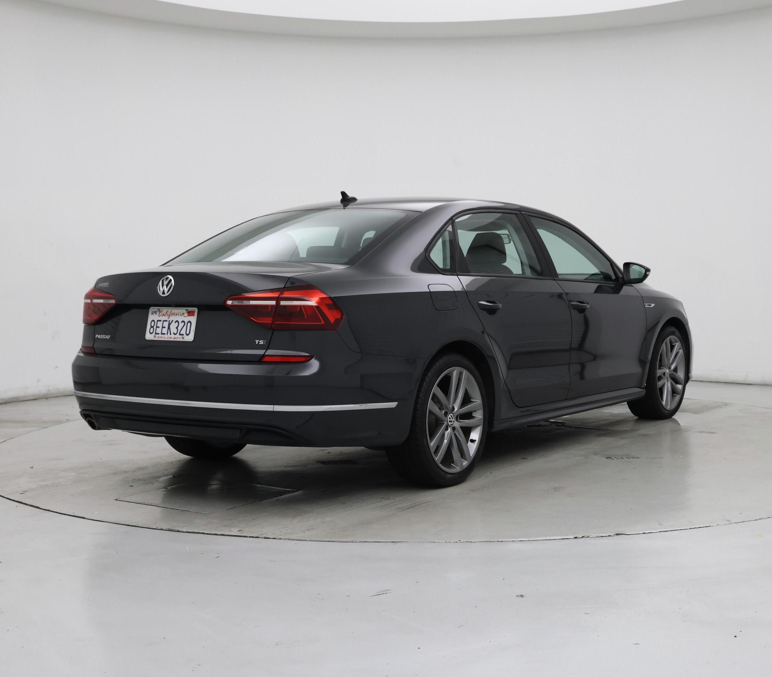 Thumbnail: 2018 Volkswagen Passat - 8