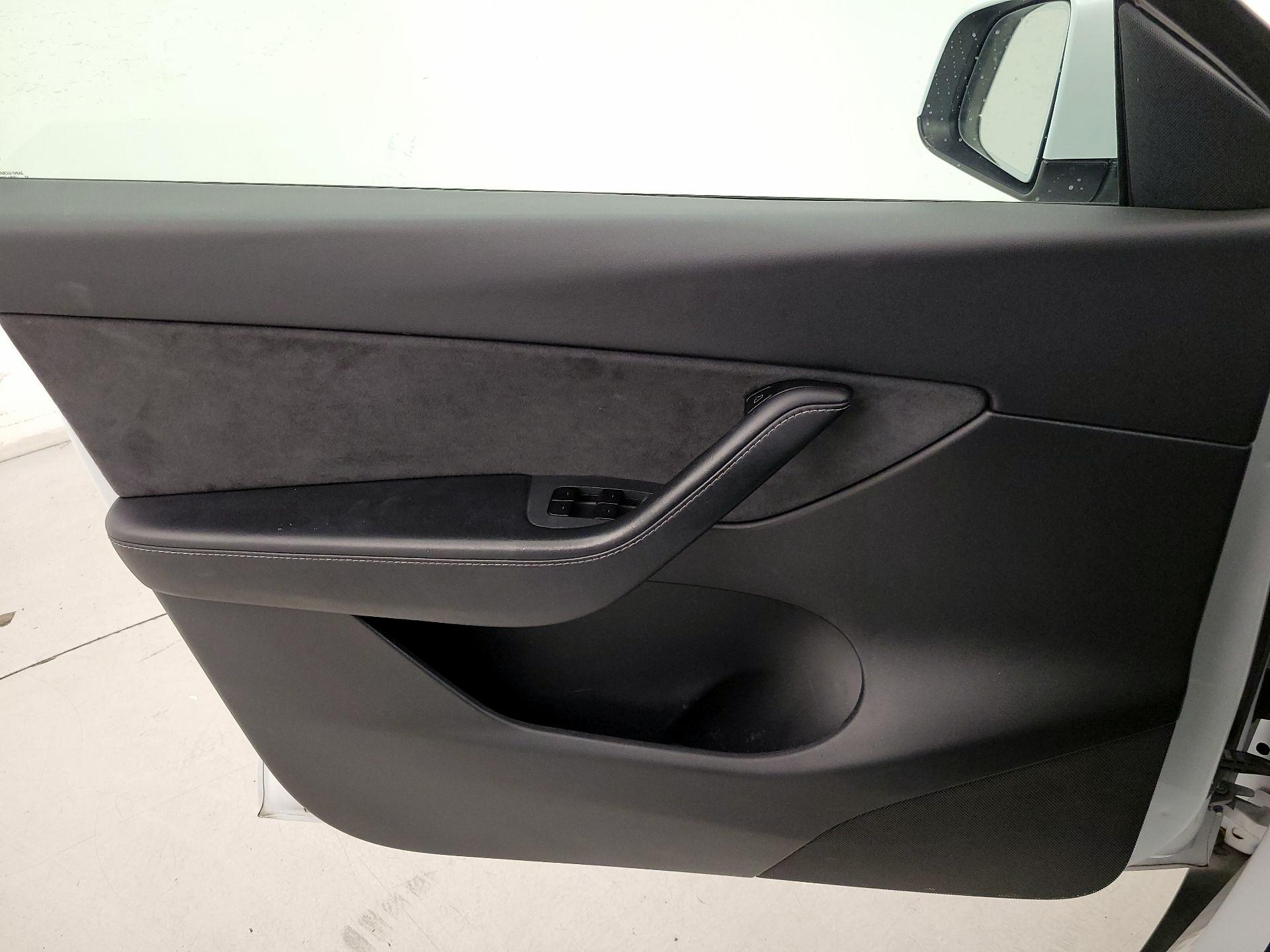 Thumbnail: 2021 Tesla Model Y - 12