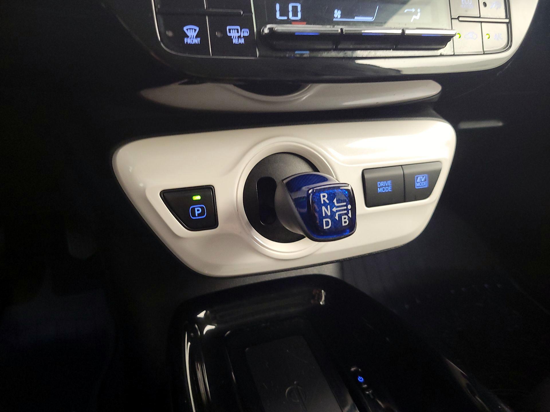 Thumbnail: 2018 Toyota Prius - 16