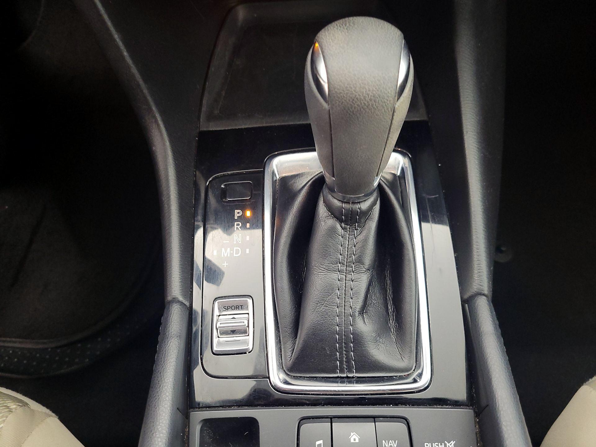 Thumbnail: 2017 Mazda Mazda3 - 18