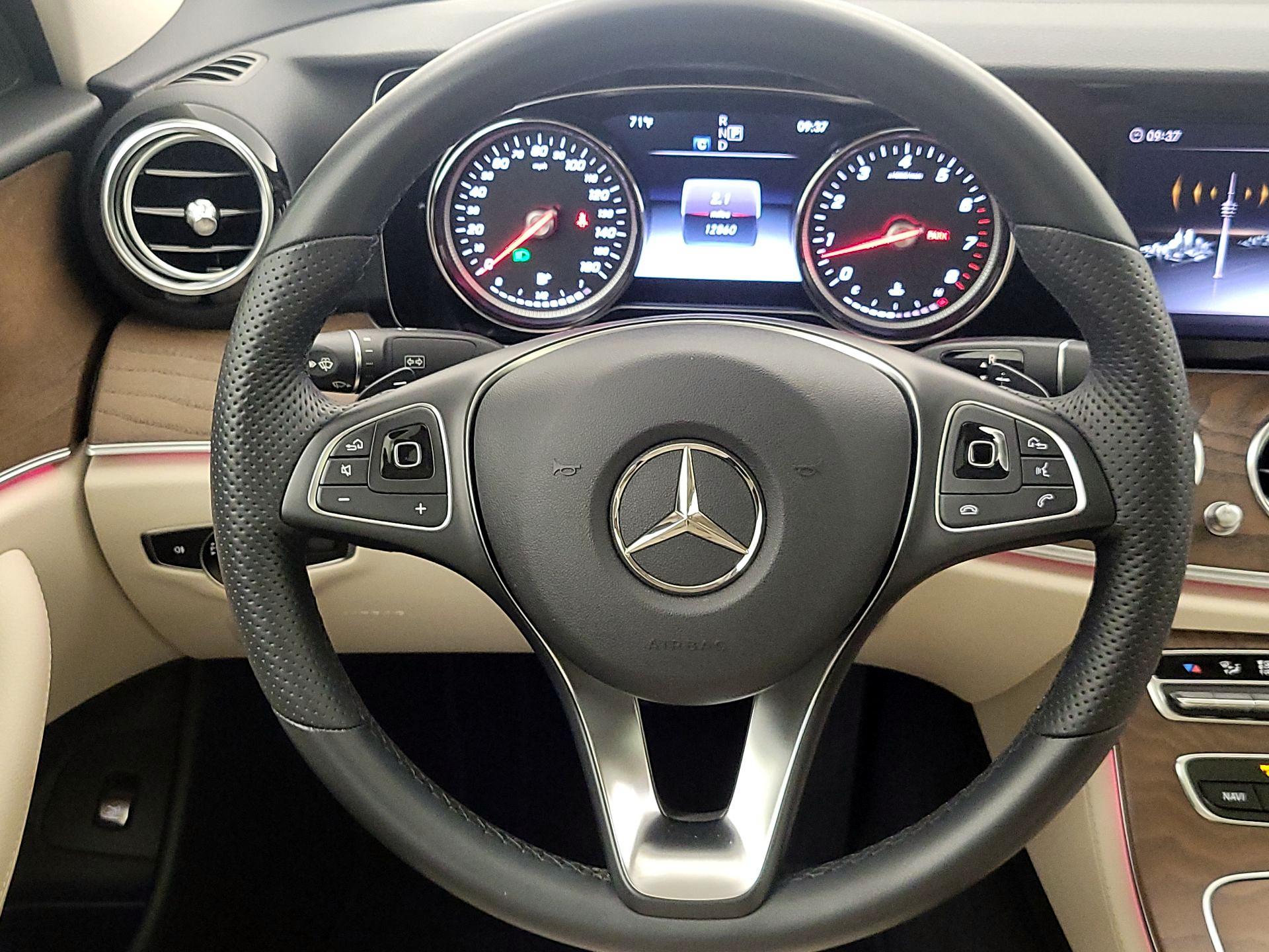 Thumbnail: 2018 Mercedes-Benz E-Class - 10