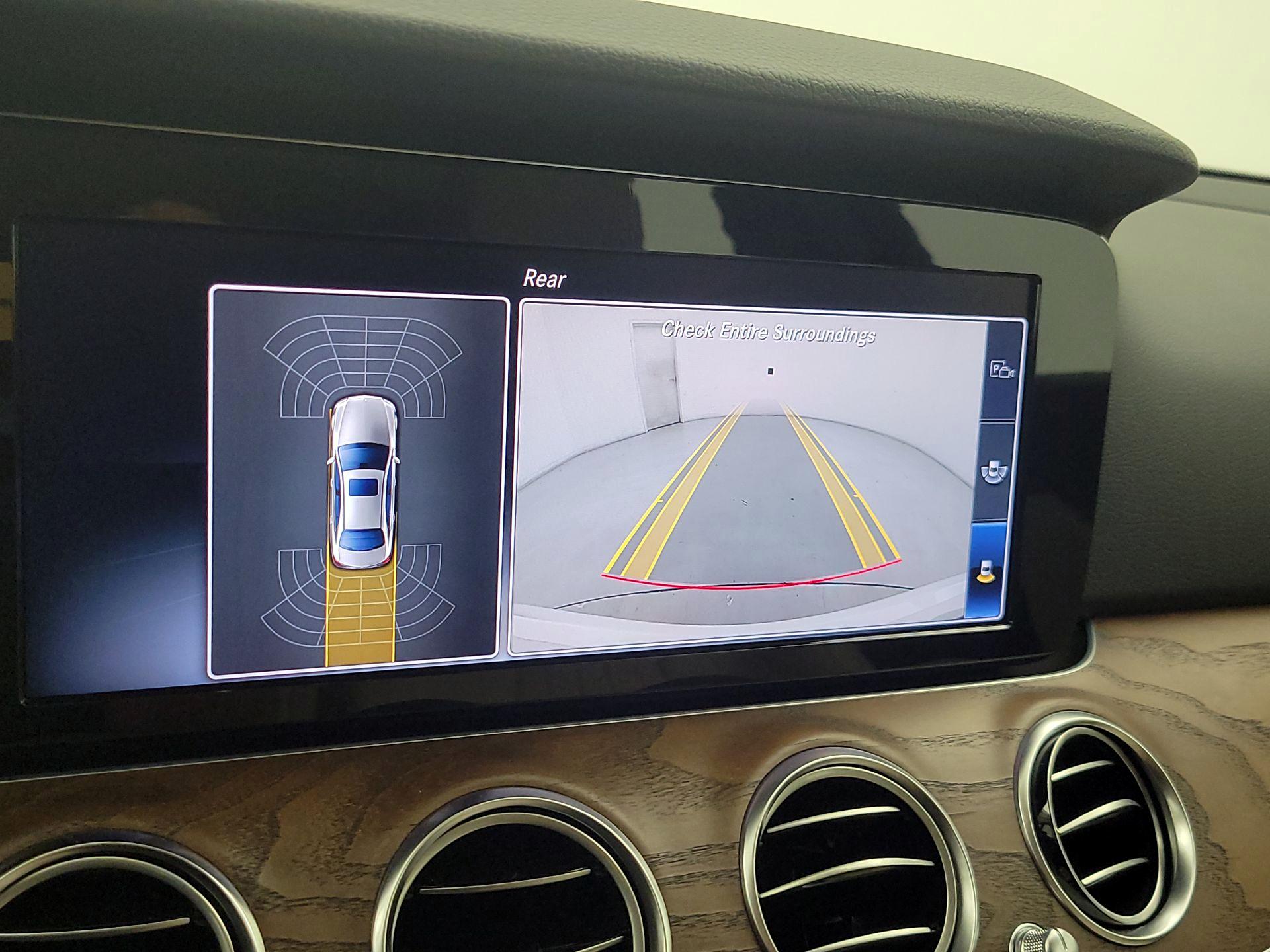 Thumbnail: 2018 Mercedes-Benz E-Class - 15