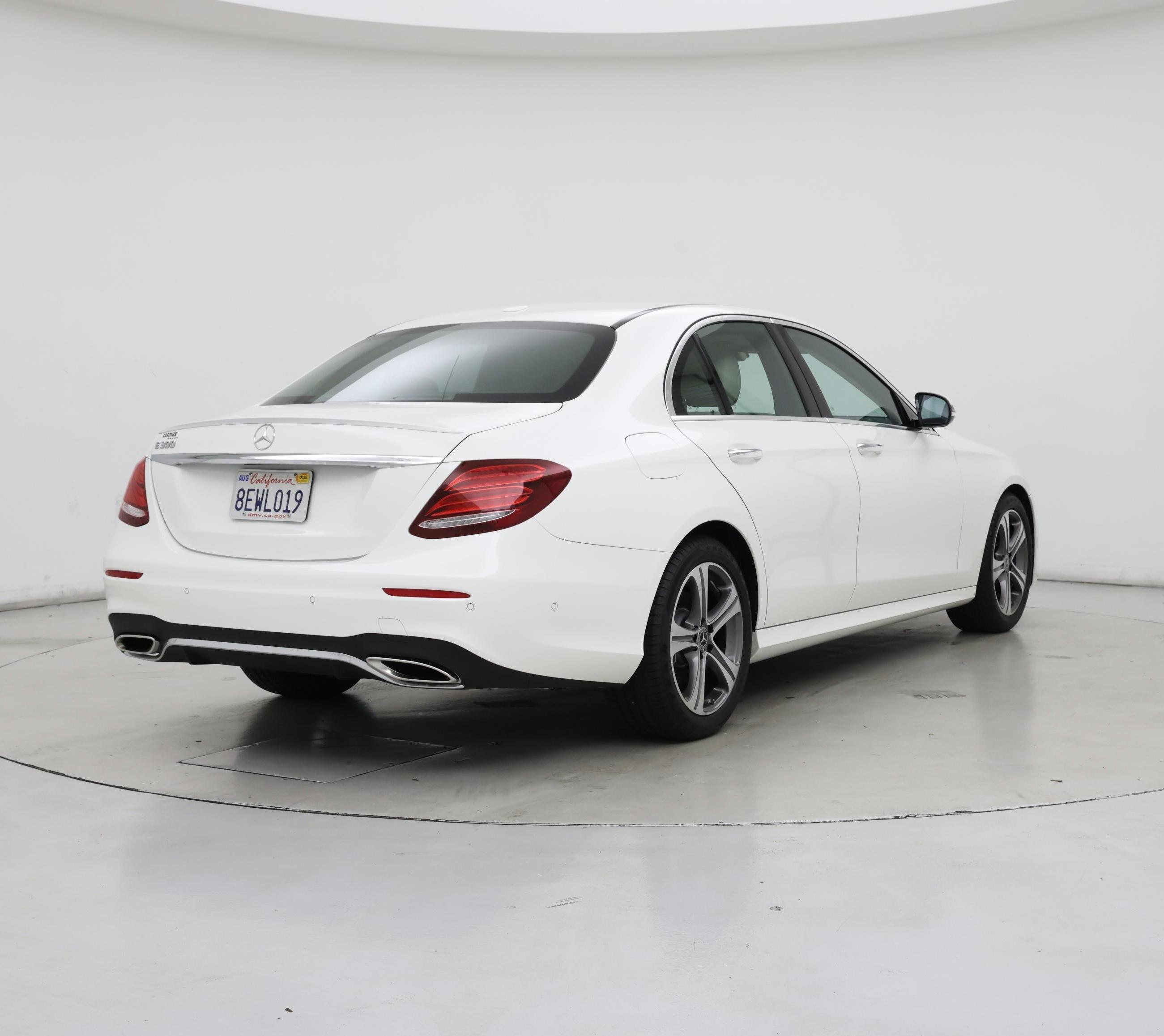 Thumbnail: 2018 Mercedes-Benz E-Class - 8
