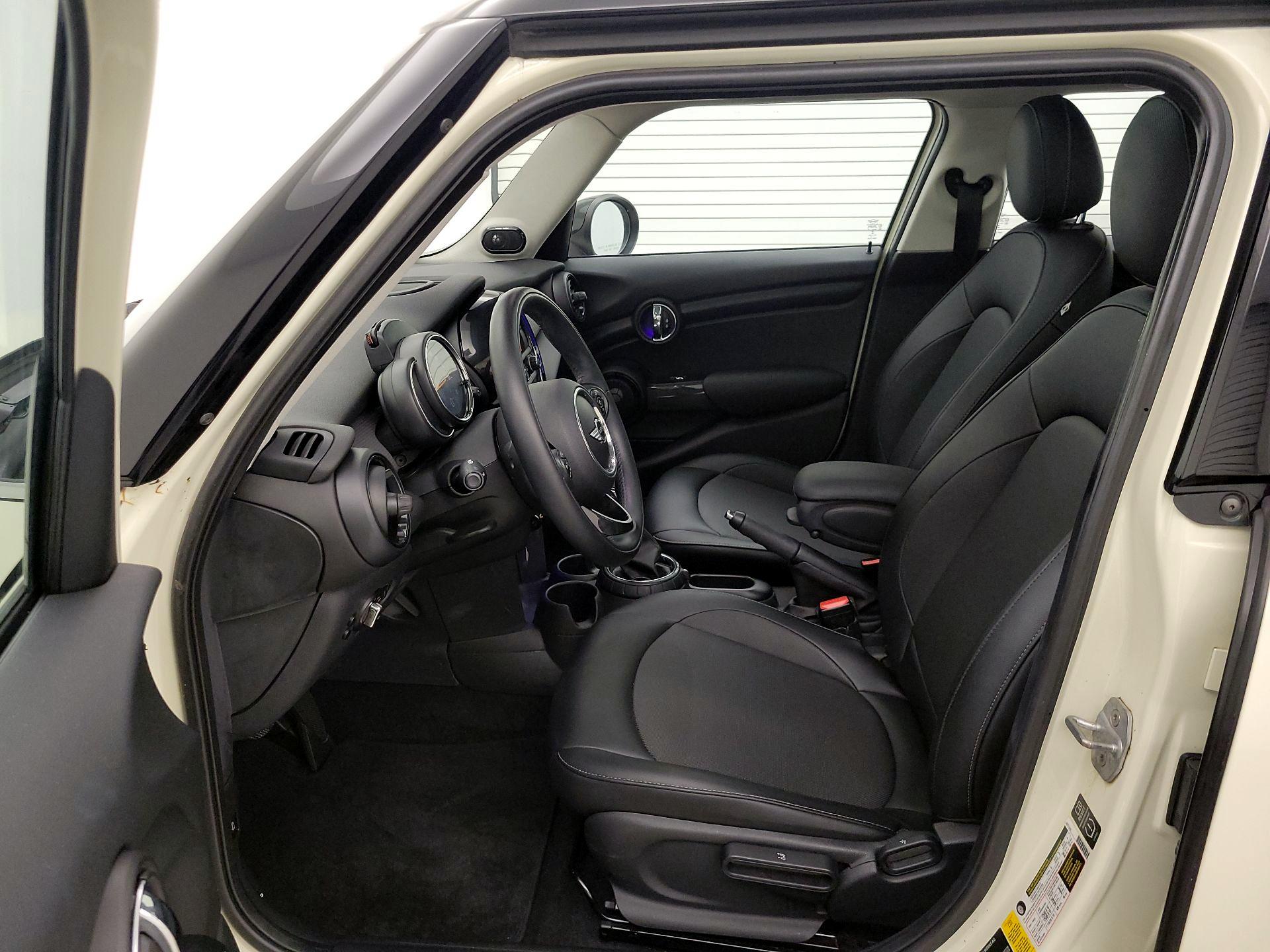 Thumbnail: 2015 MINI Cooper Hardtop - 11