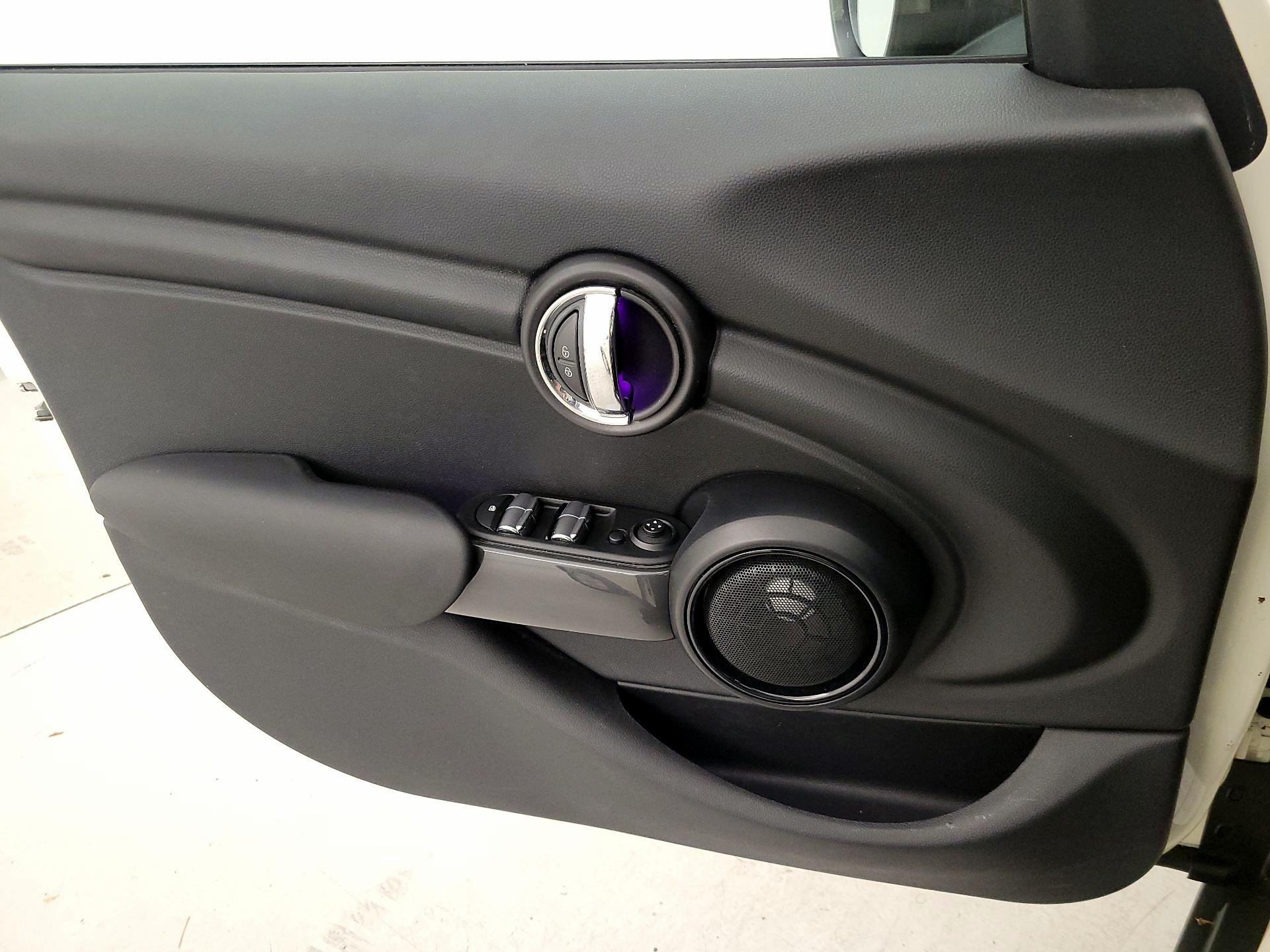 Thumbnail: 2015 MINI Cooper Hardtop - 12